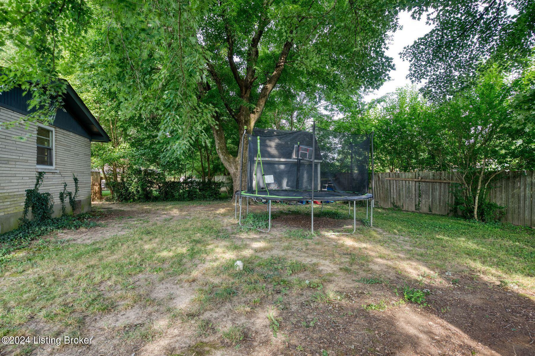 8906 Mahoney Dr
