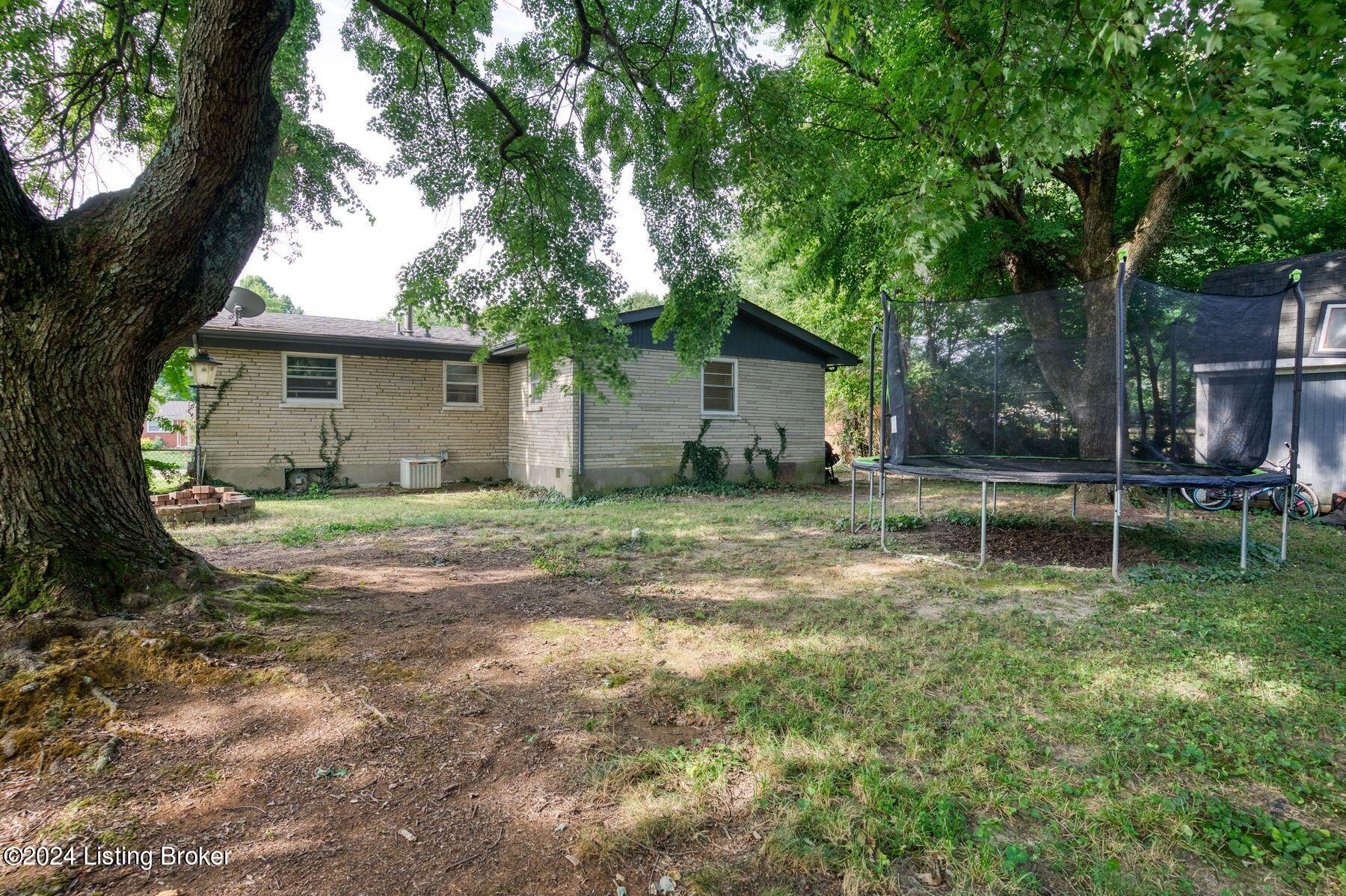 8906 Mahoney Dr