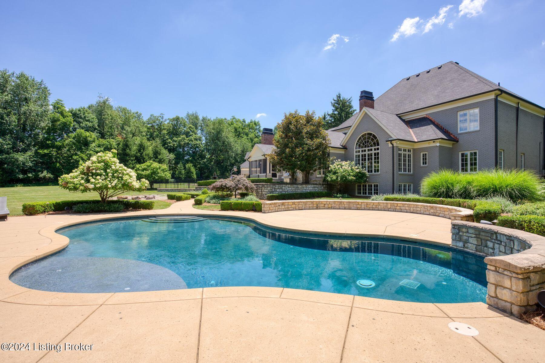 2301 Homewood Dr