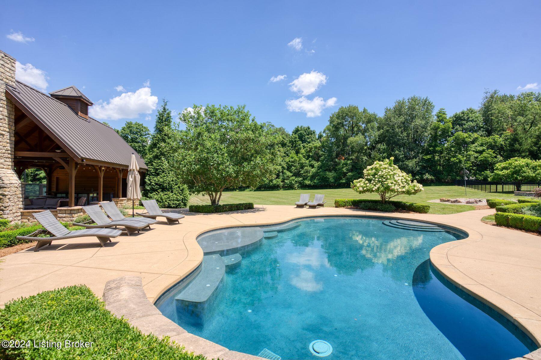 2301 Homewood Dr