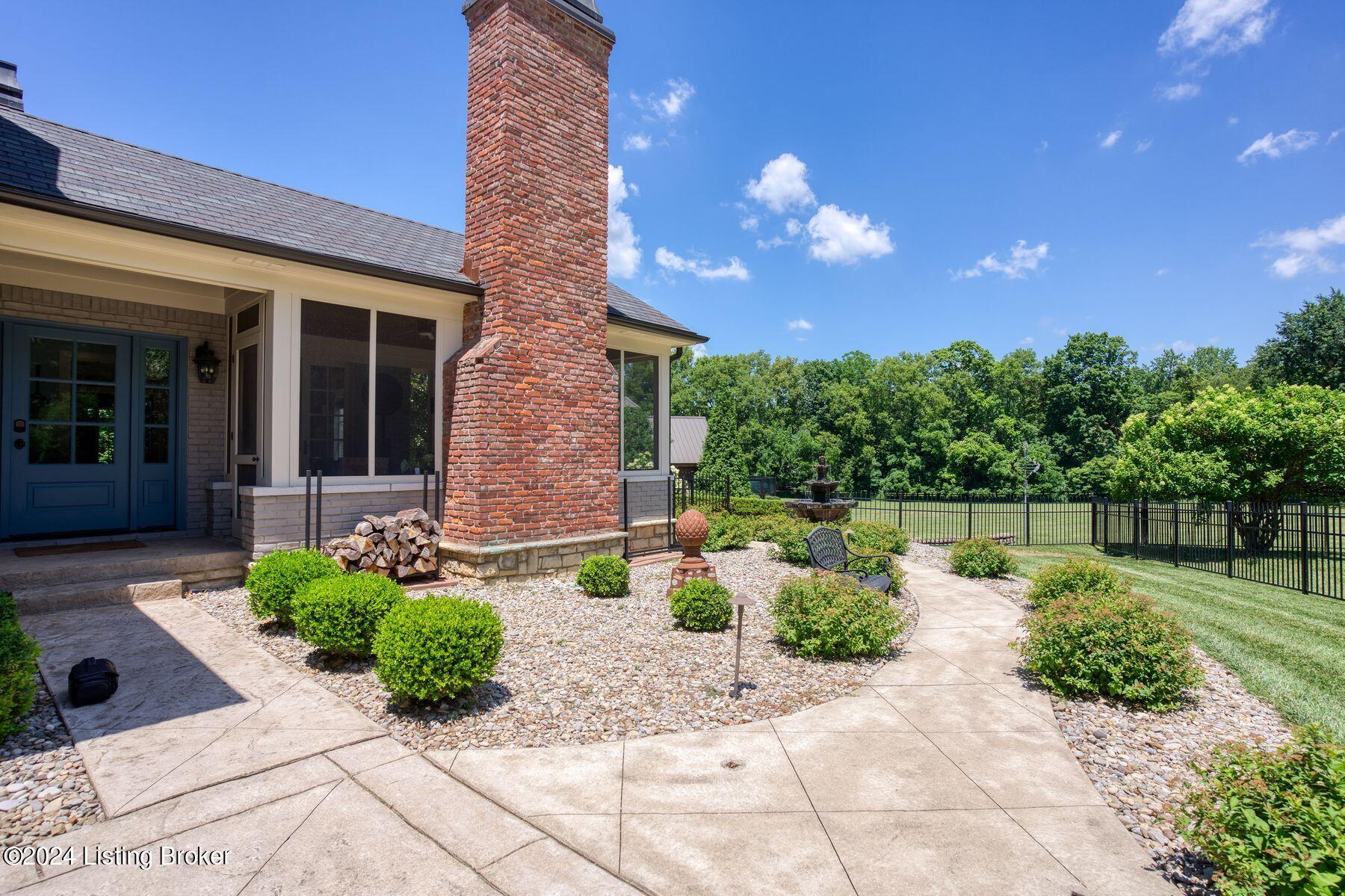 2301 Homewood Dr