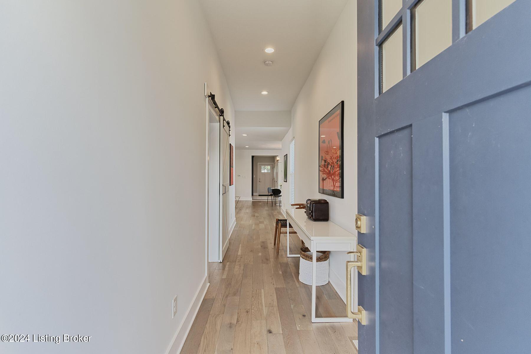 1100 Charles St