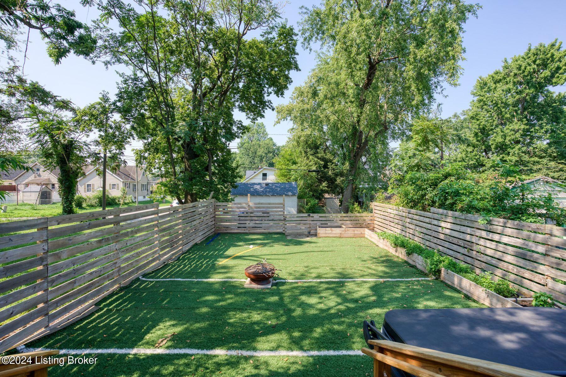 1000 Forrest St