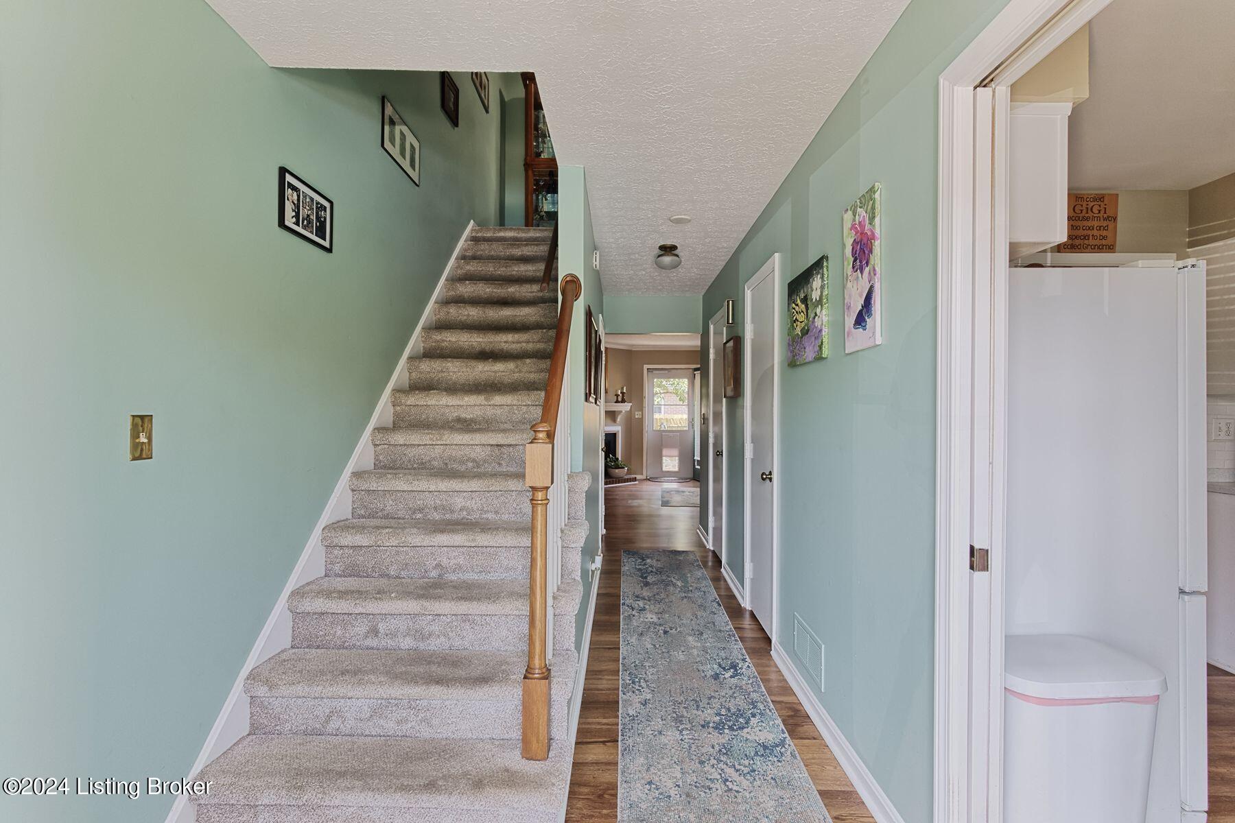 8613 Wintergreen Ct