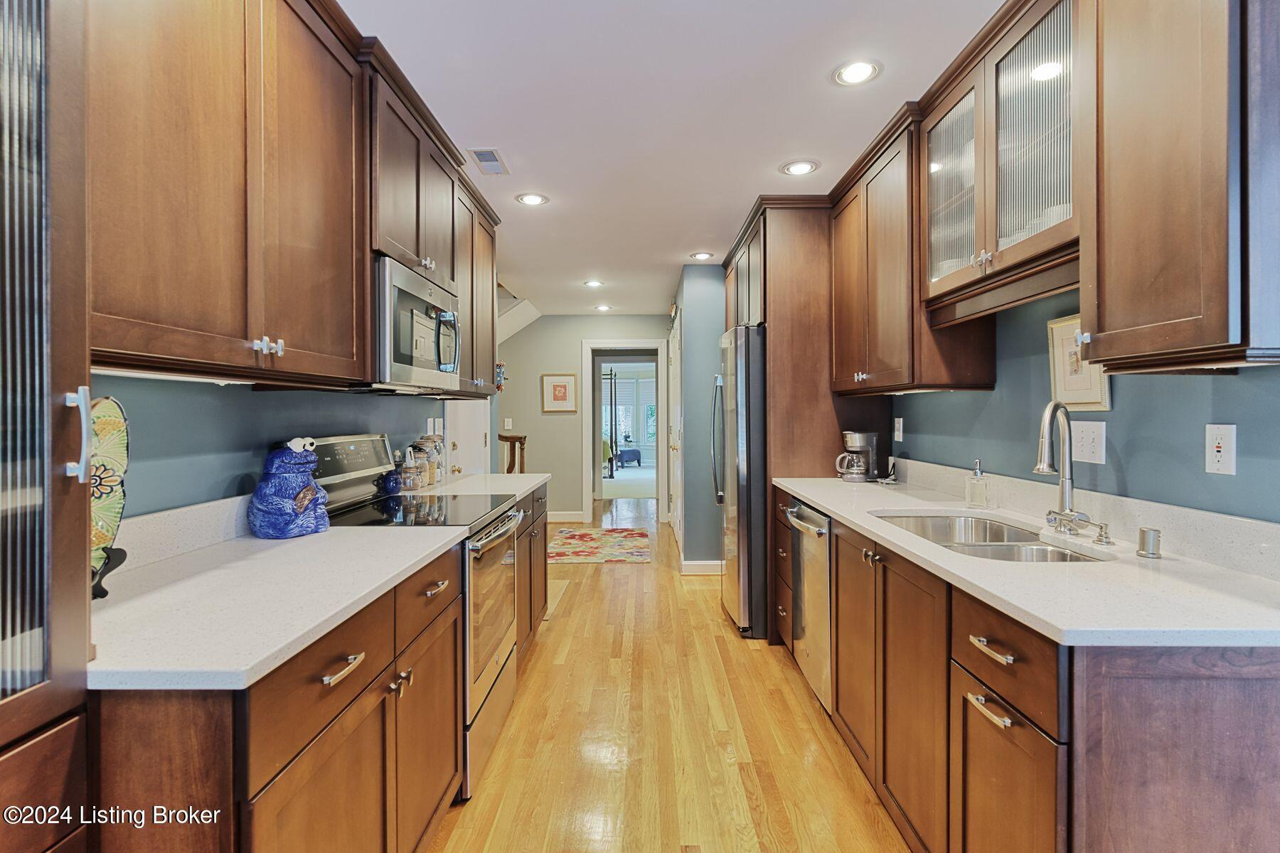 2637 Seminary Dr
