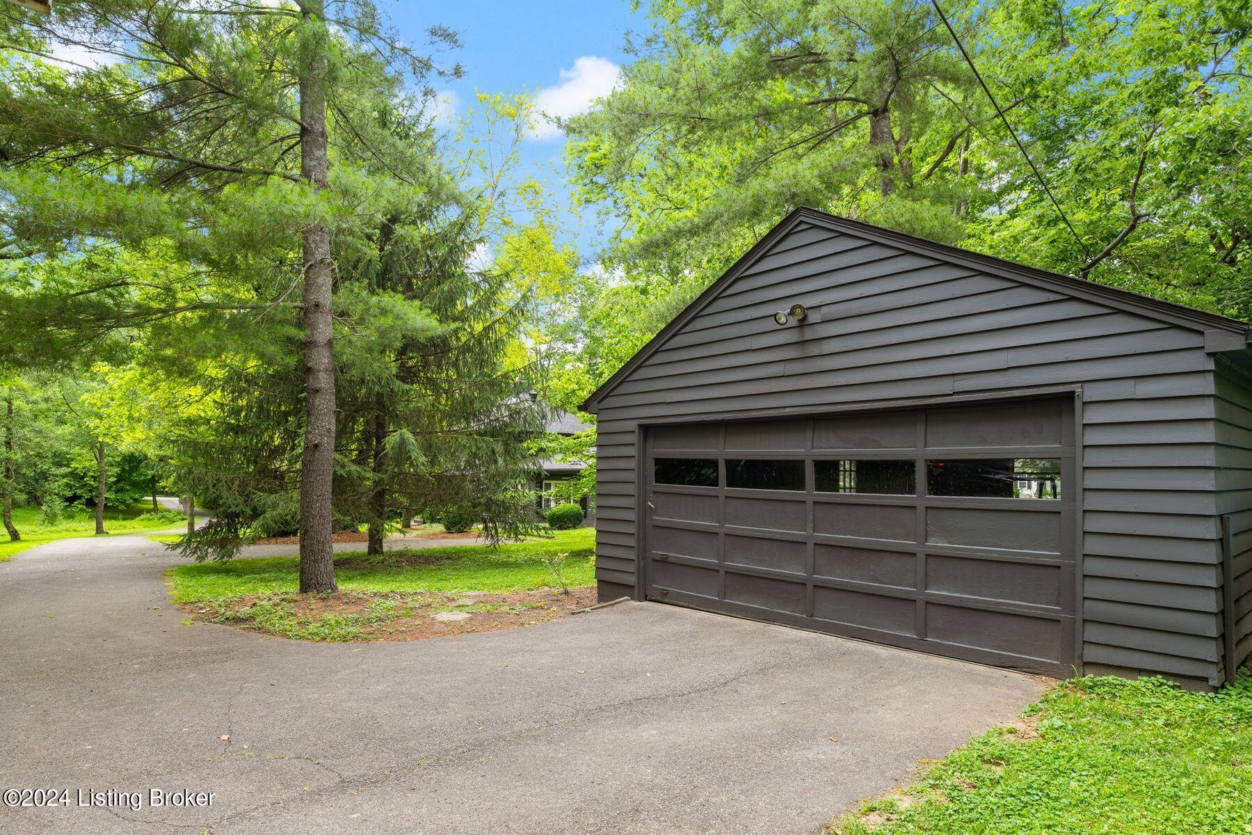 1307 Glenbrook Rd