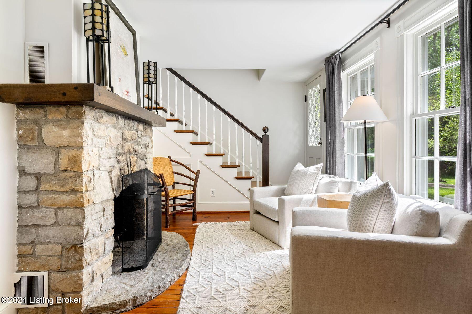1307 Glenbrook Rd