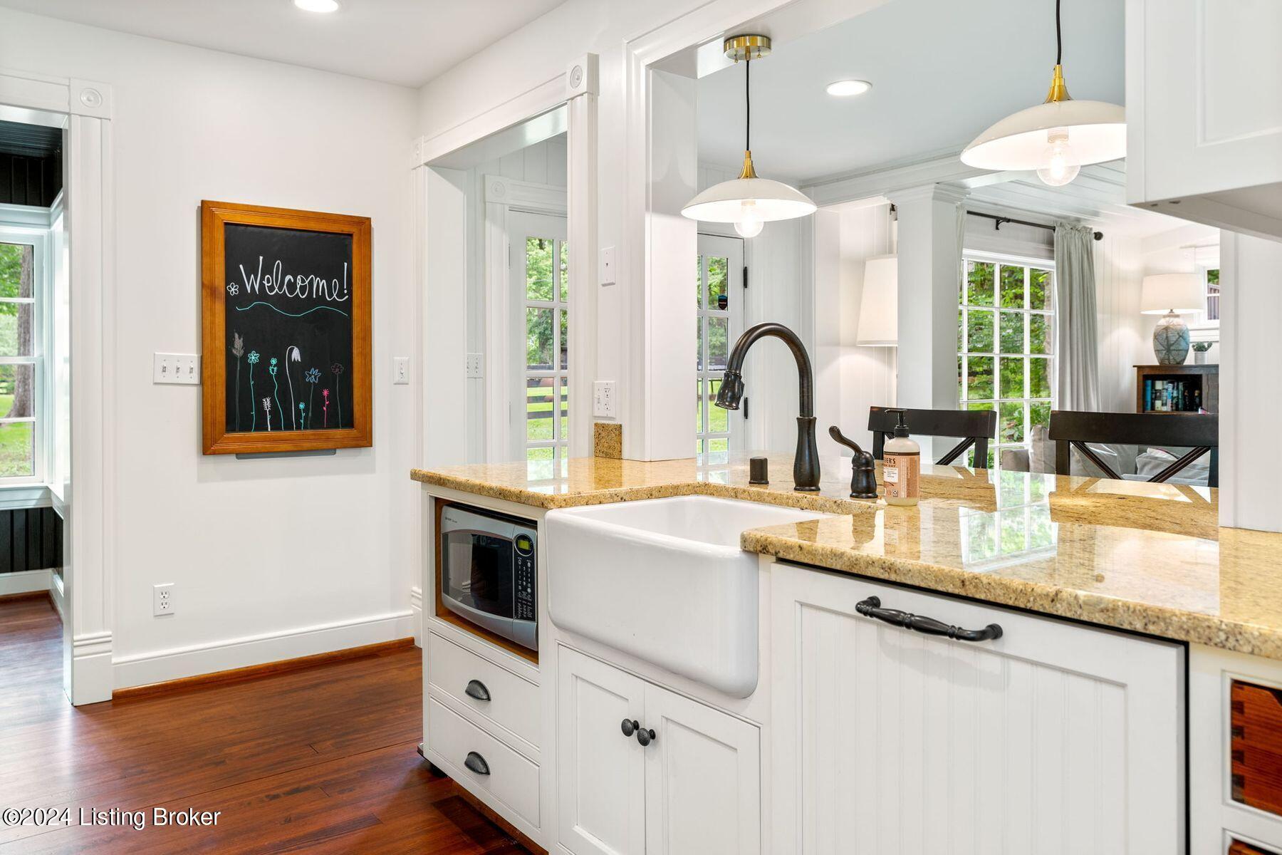 1307 Glenbrook Rd