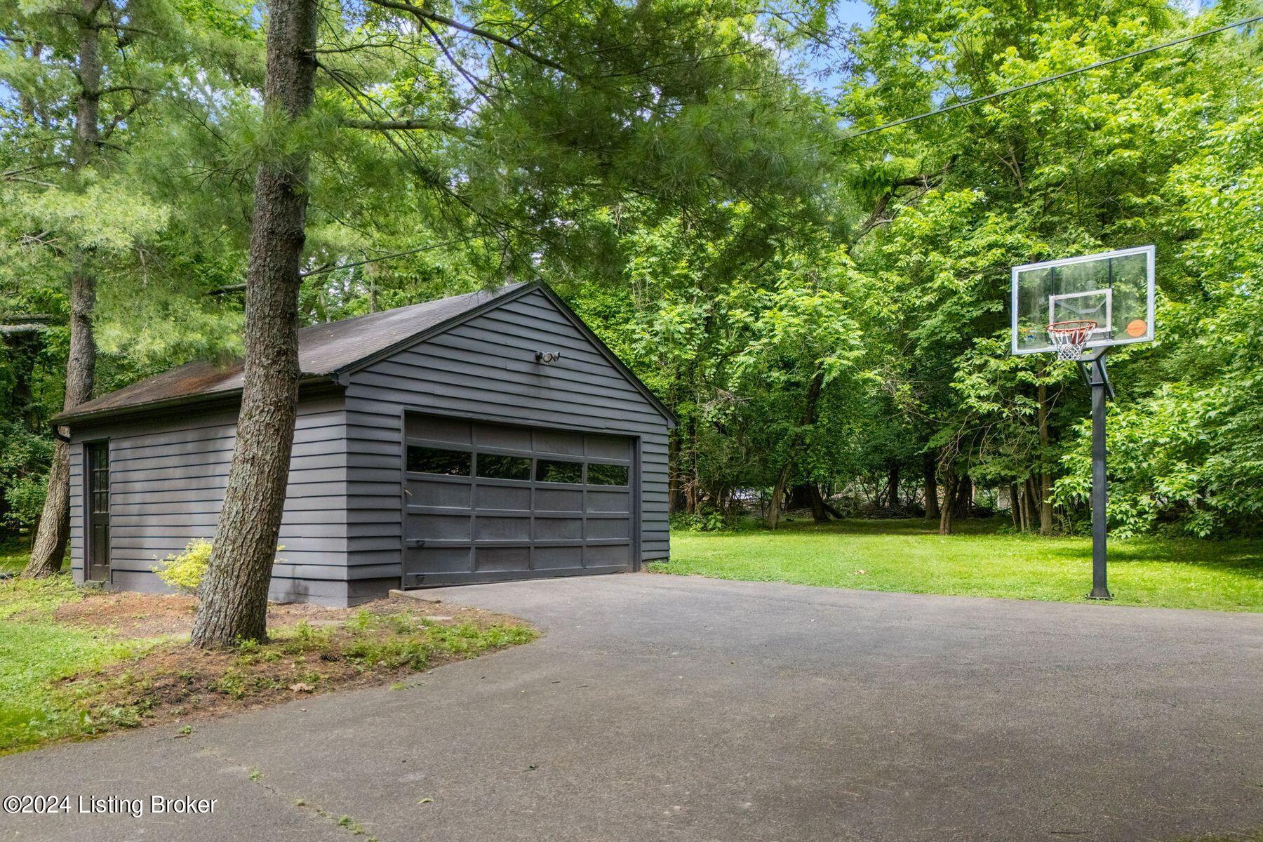 1307 Glenbrook Rd