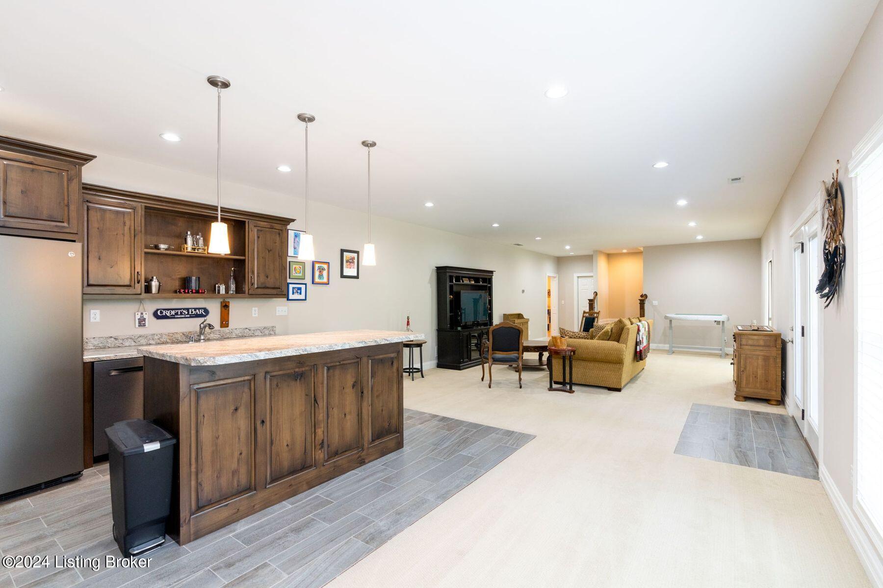 1006 Yellow Poplar Dr