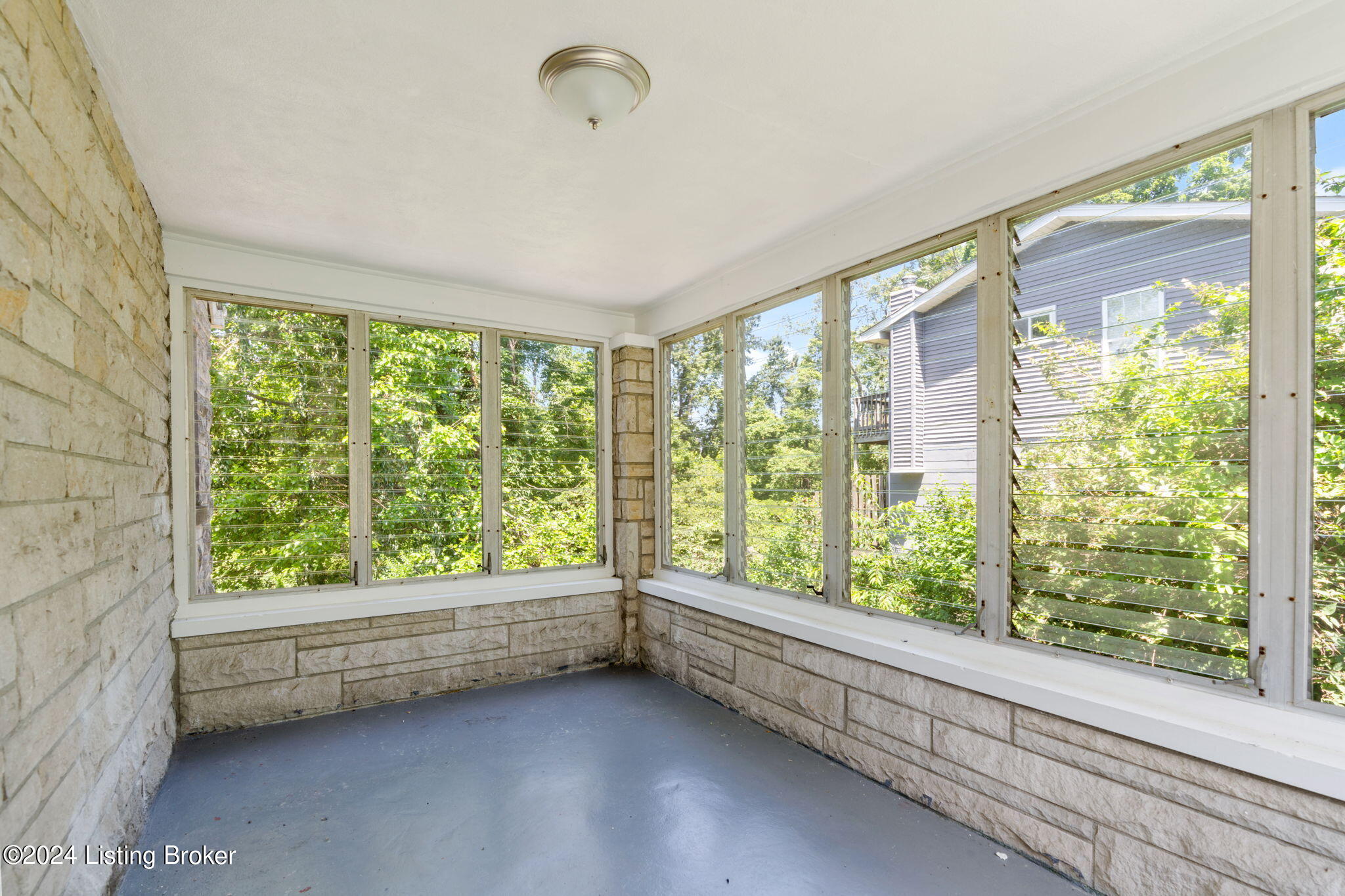 3210 Maple Rd