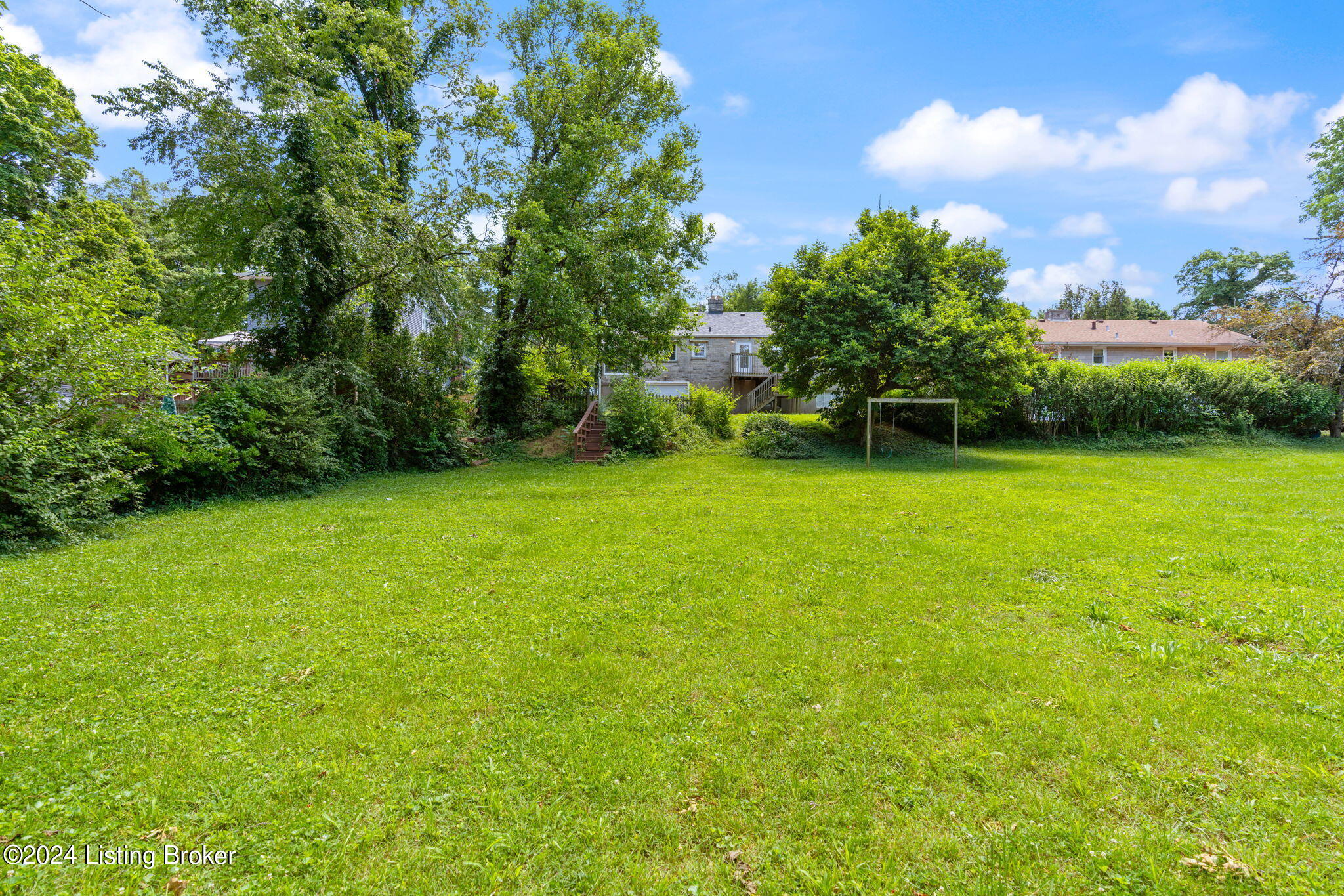 3210 Maple Rd