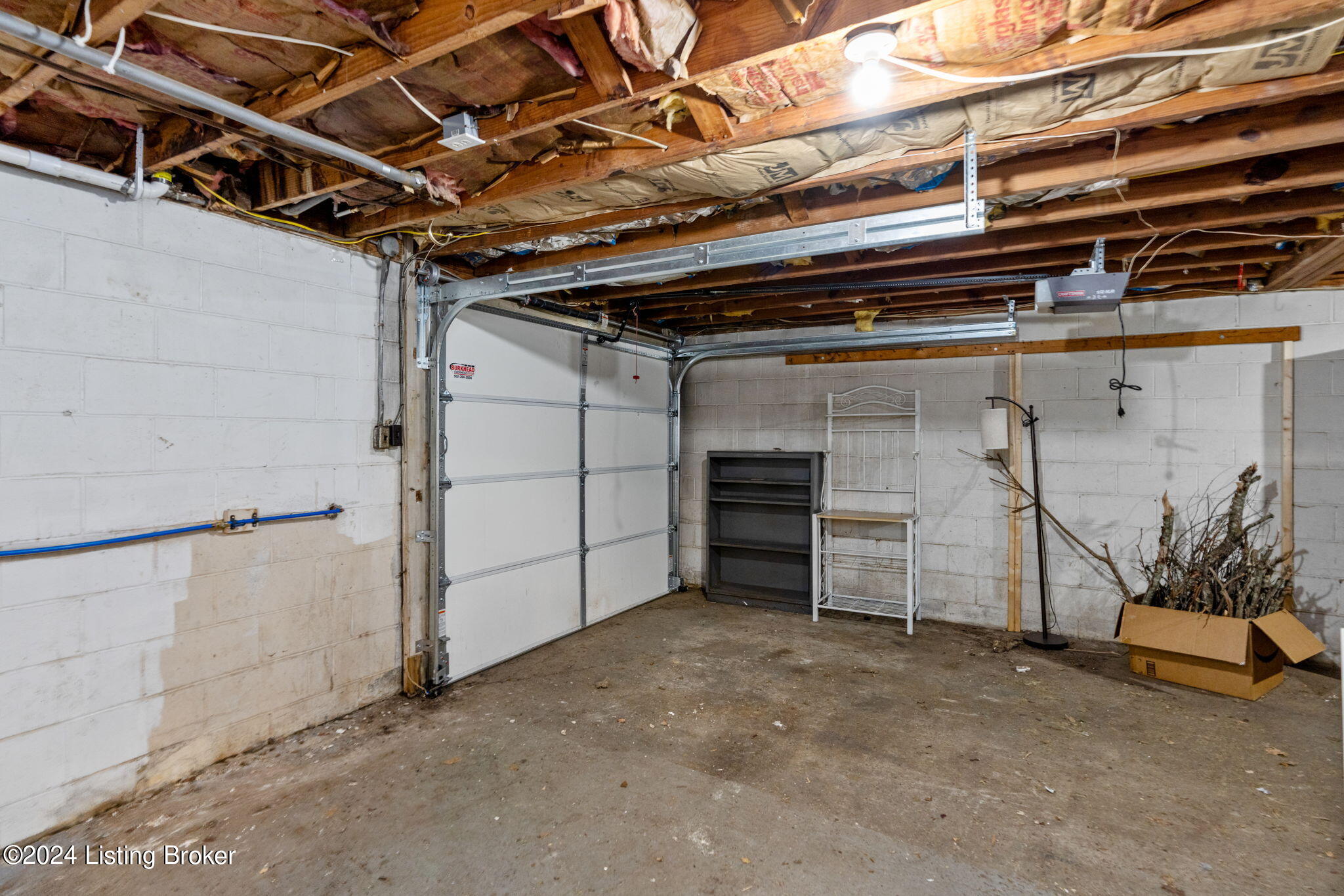 3210 Maple Rd