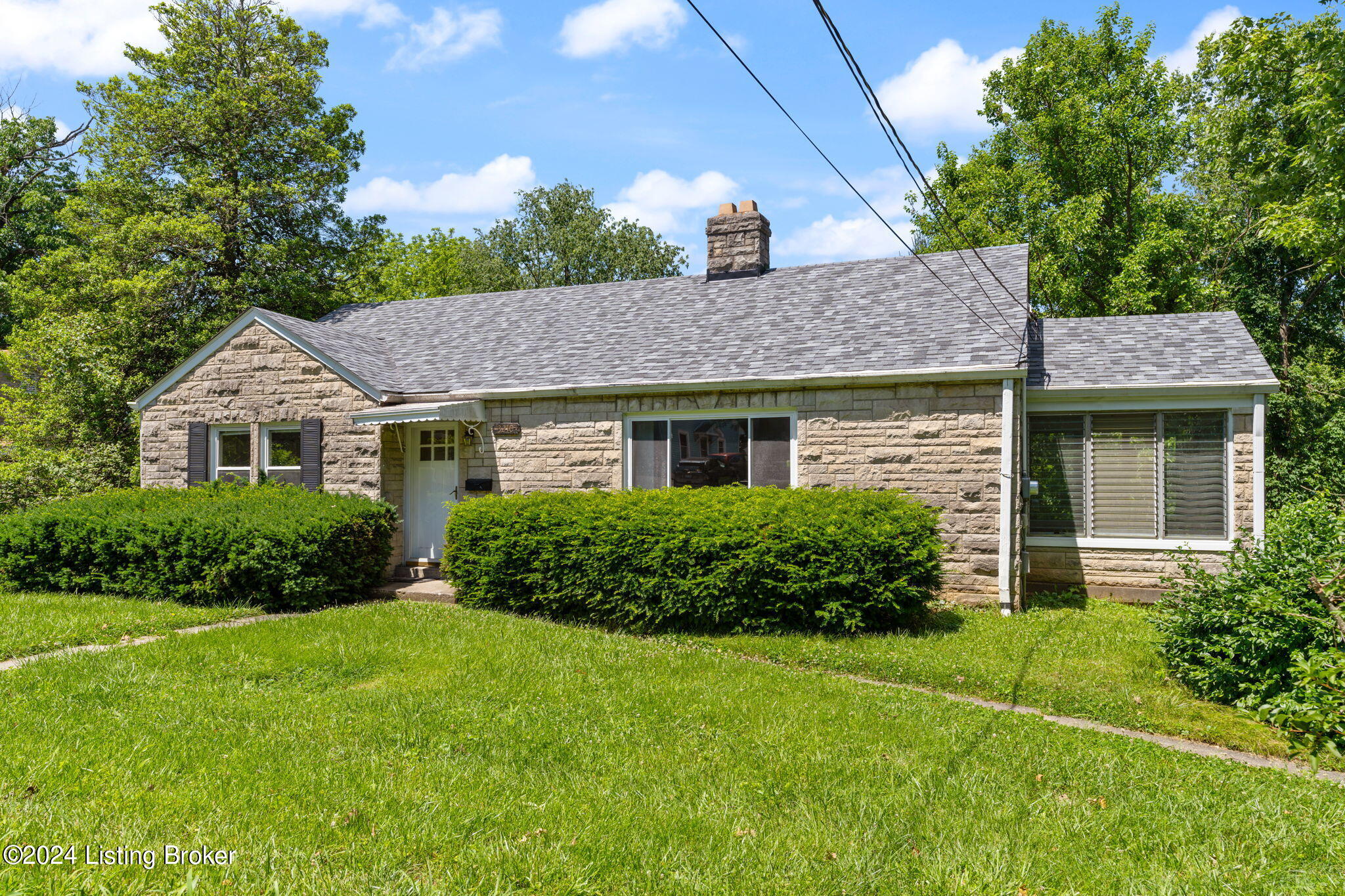 3210 Maple Rd