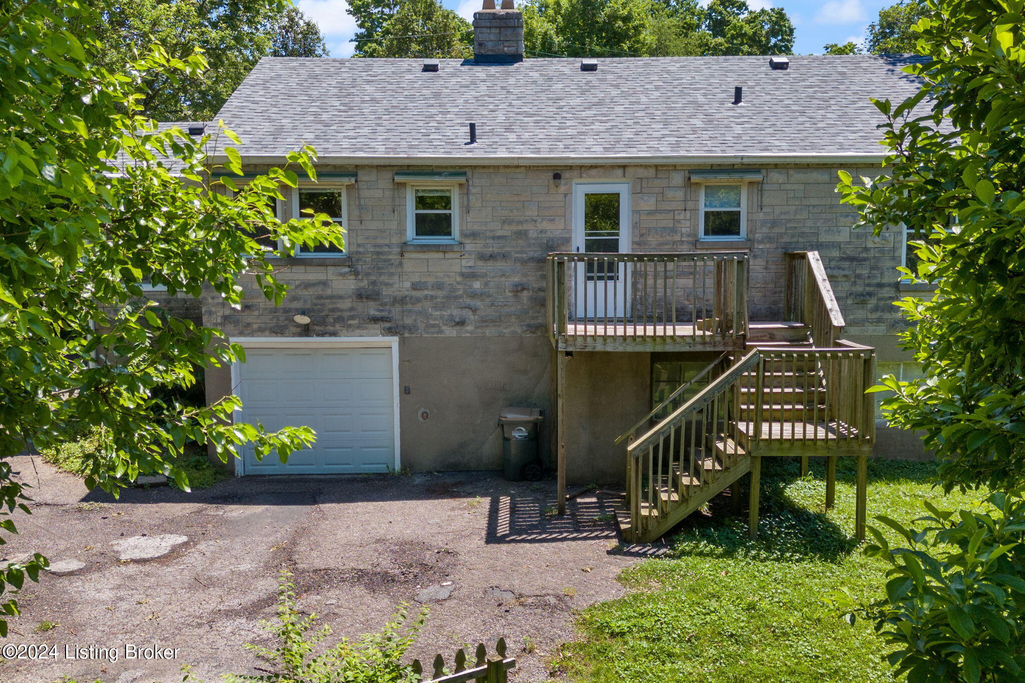 3210 Maple Rd