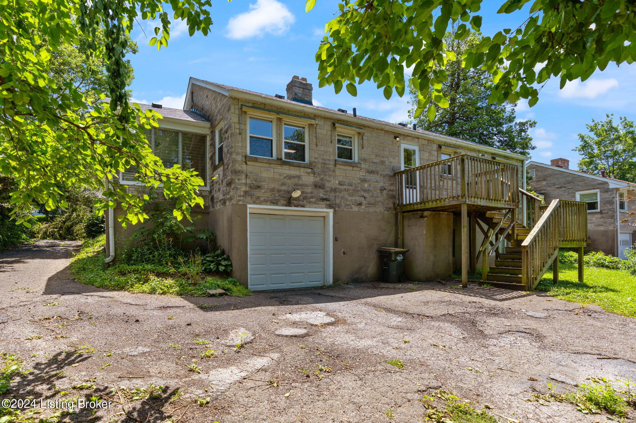 3210 Maple Rd