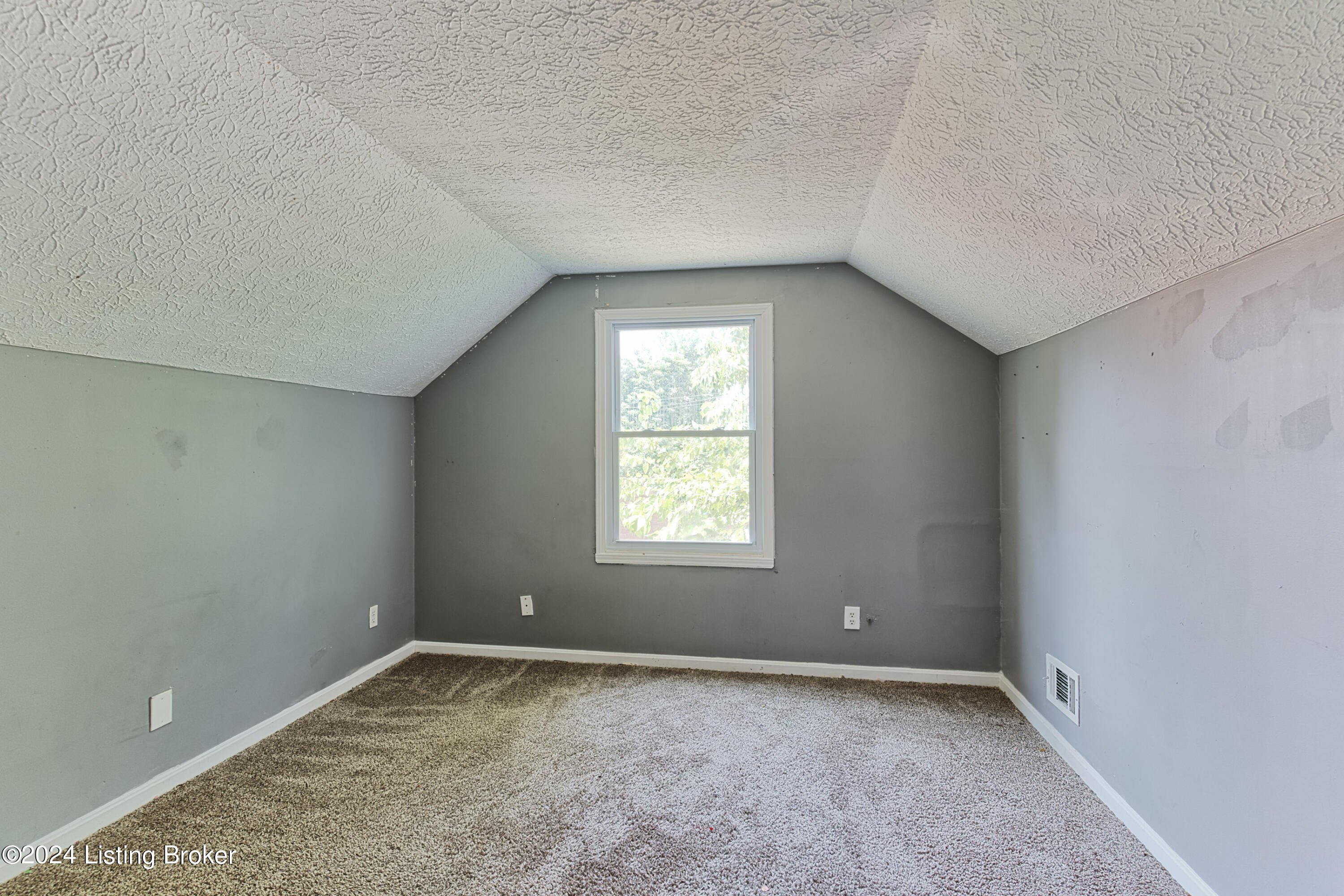 8207 Chickering Way