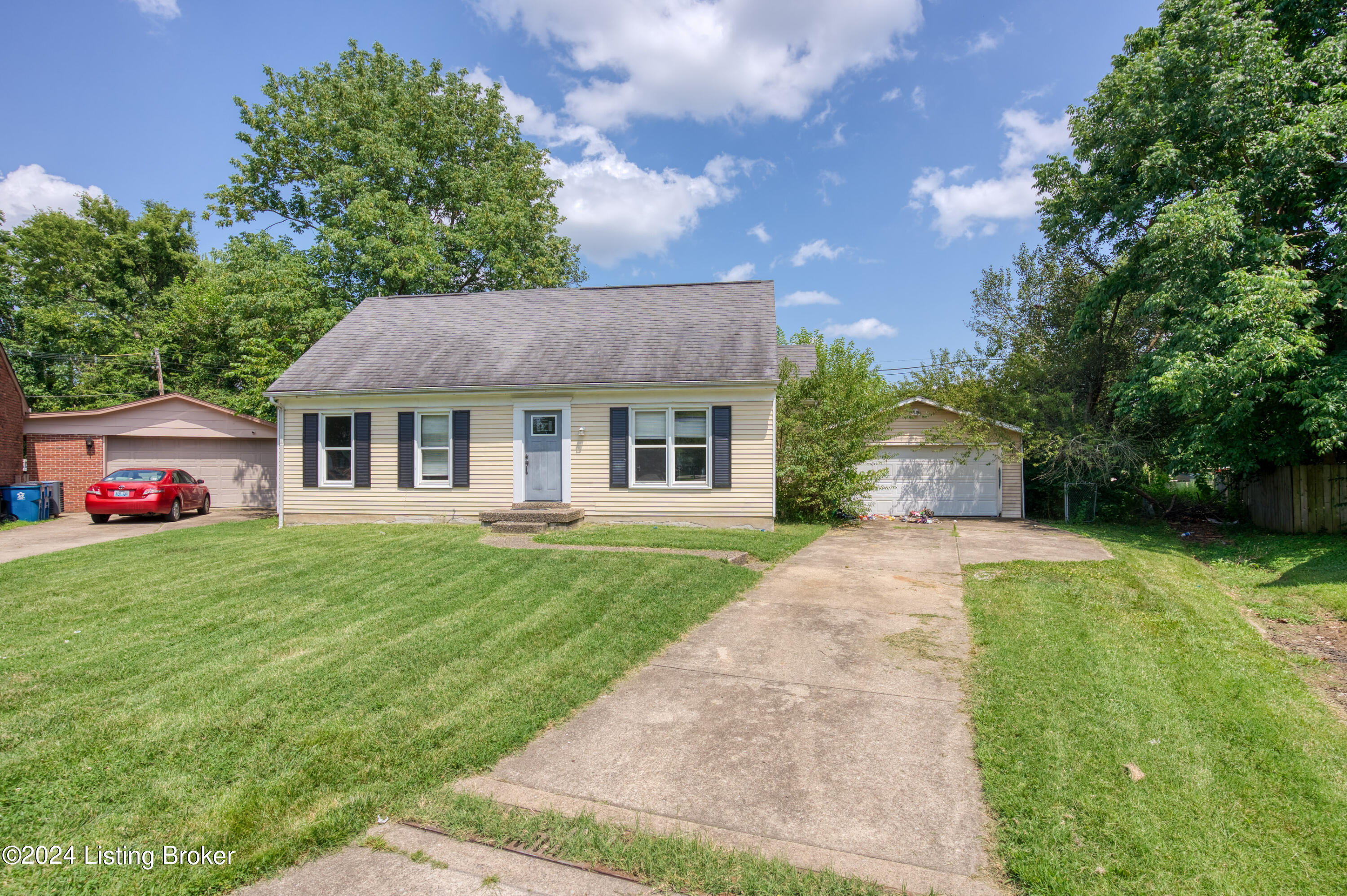 8207 Chickering Way