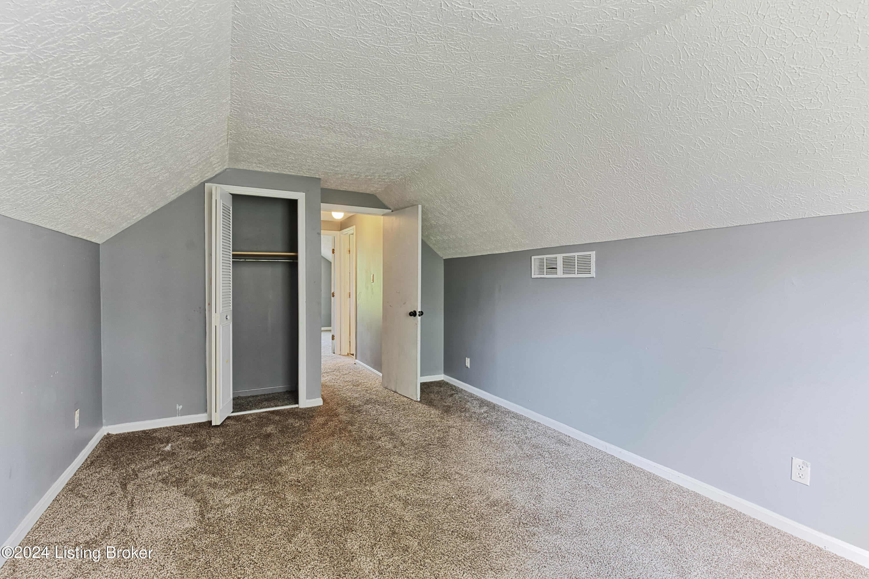 8207 Chickering Way
