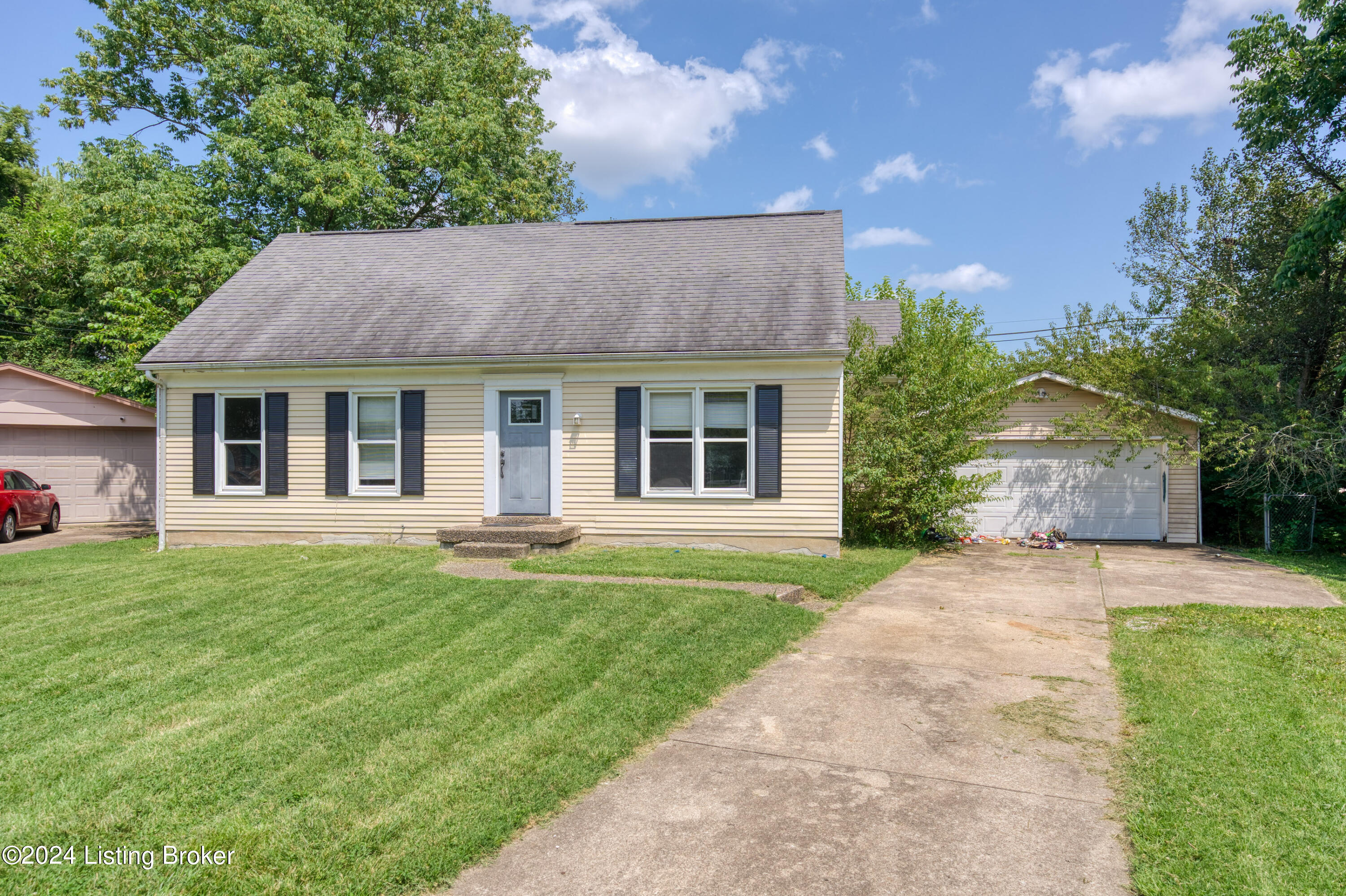 8207 Chickering Way
