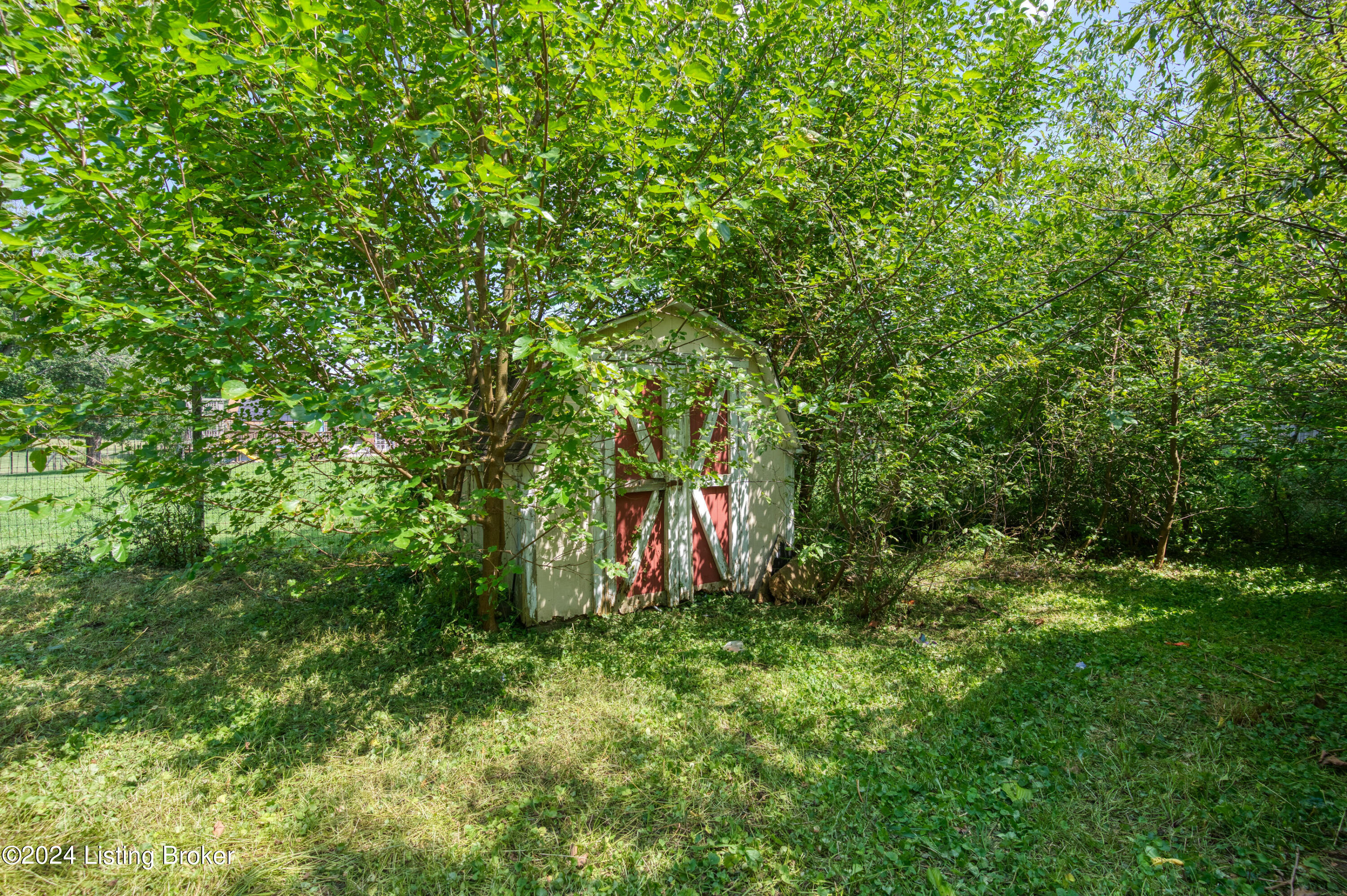 8207 Chickering Way