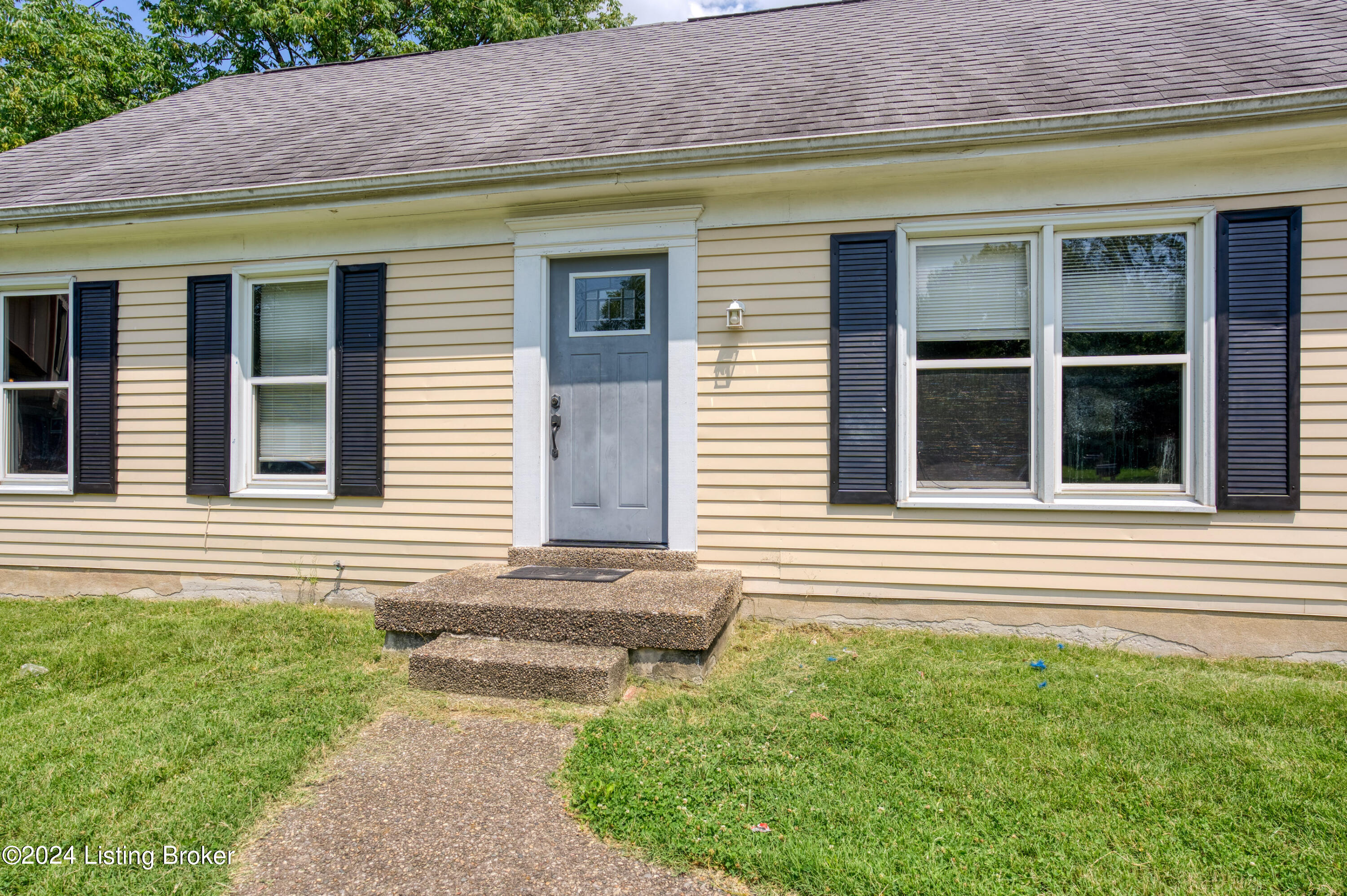 8207 Chickering Way