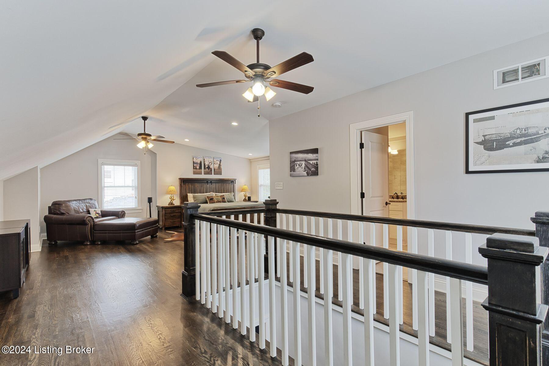 411 Iola Rd