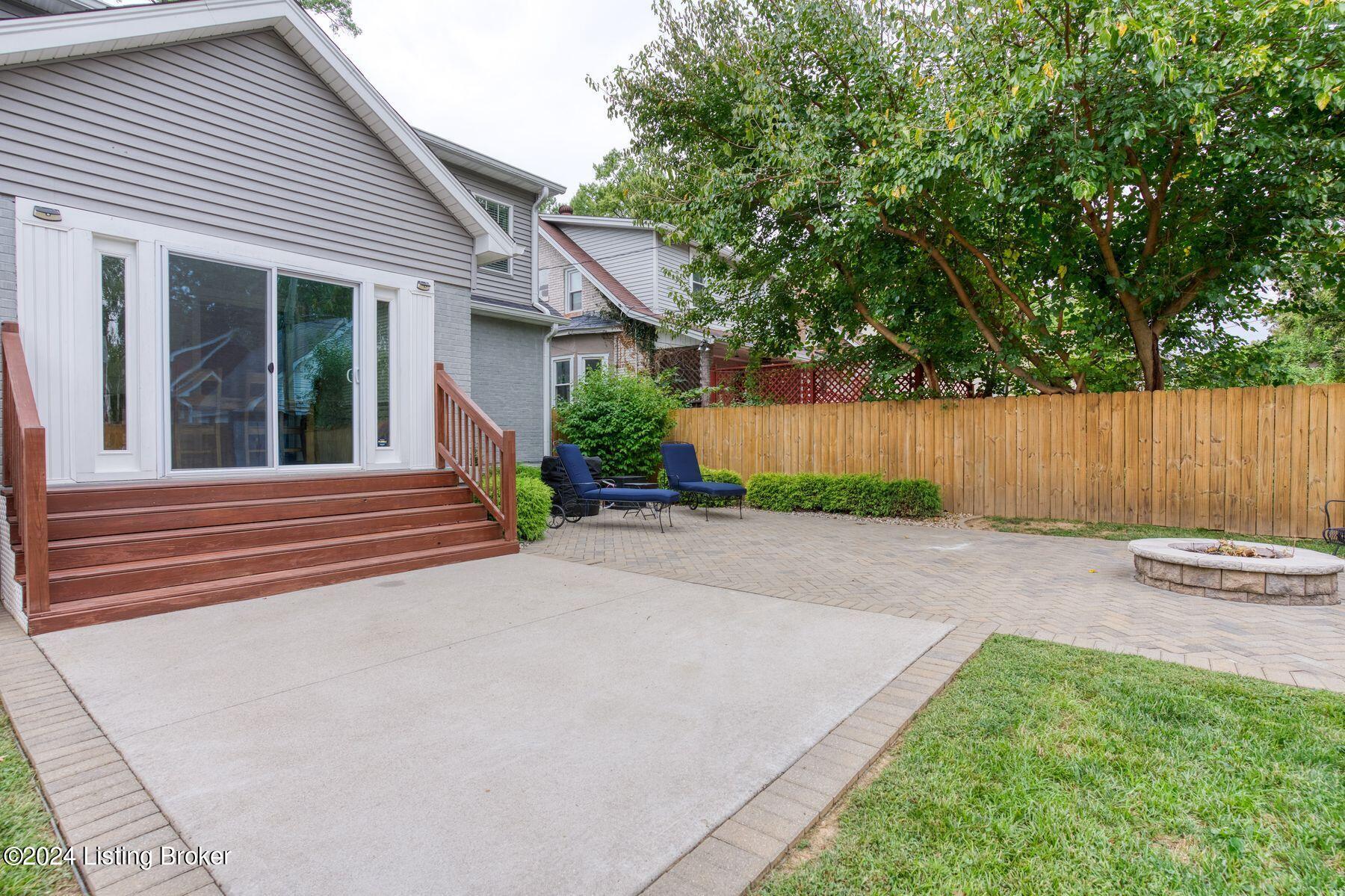 411 Iola Rd