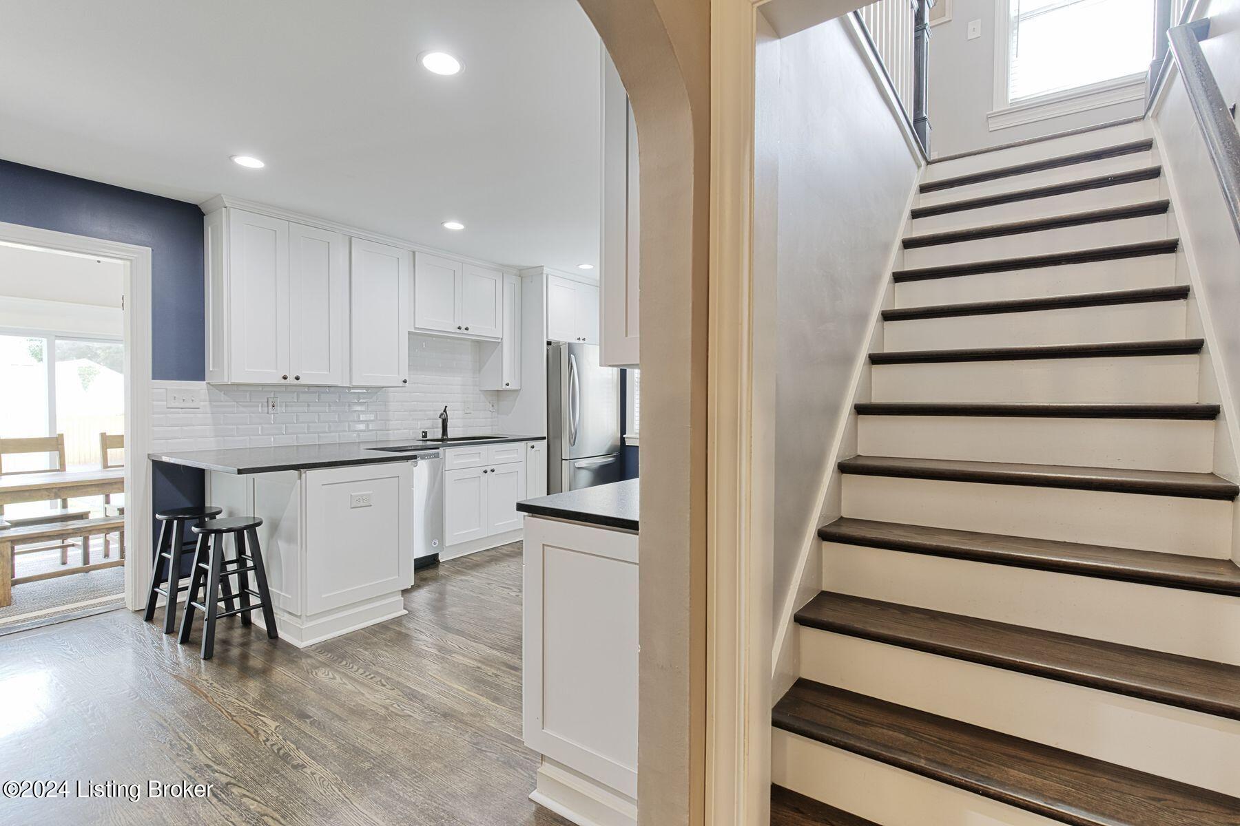 411 Iola Rd