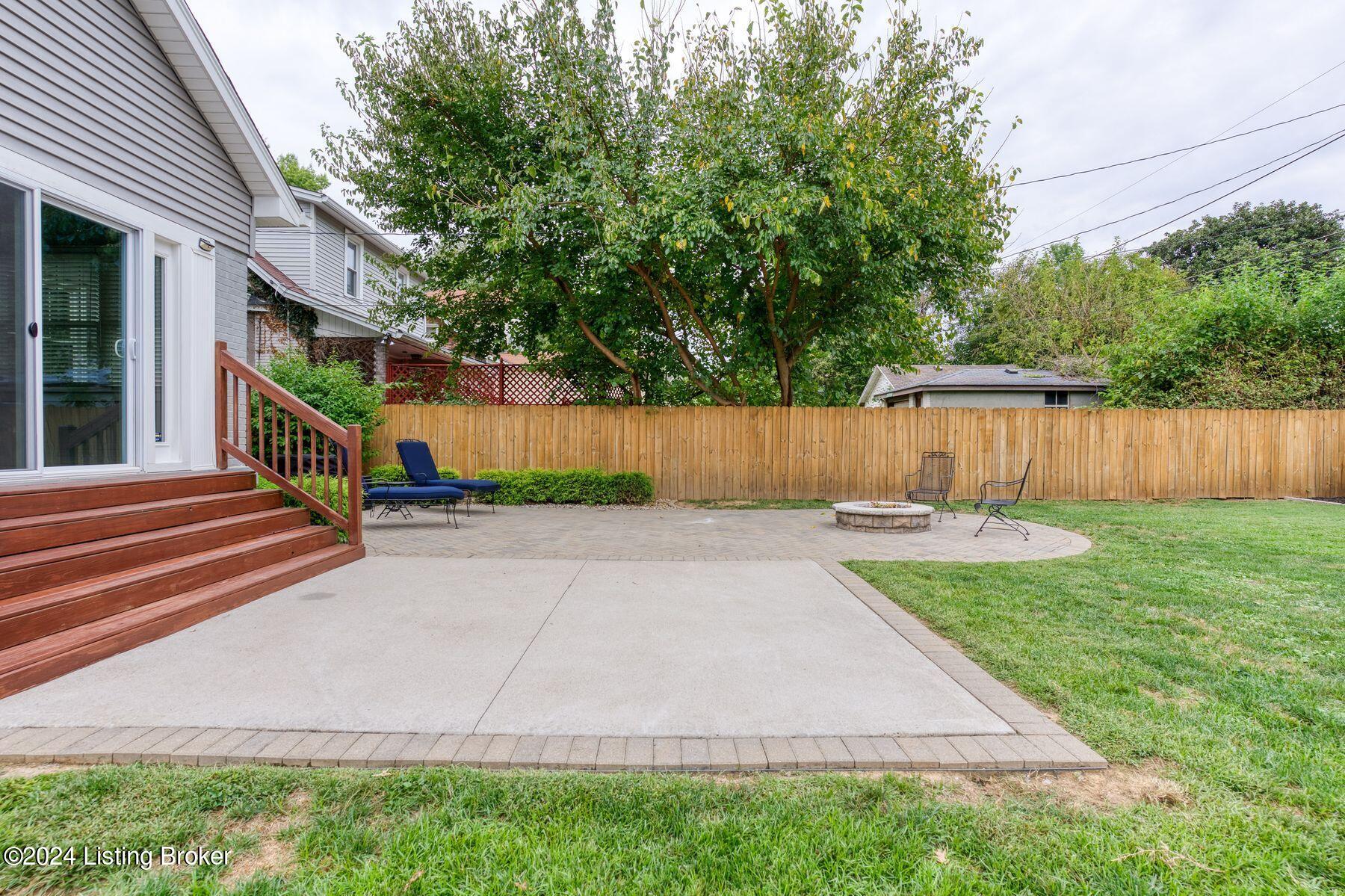 411 Iola Rd