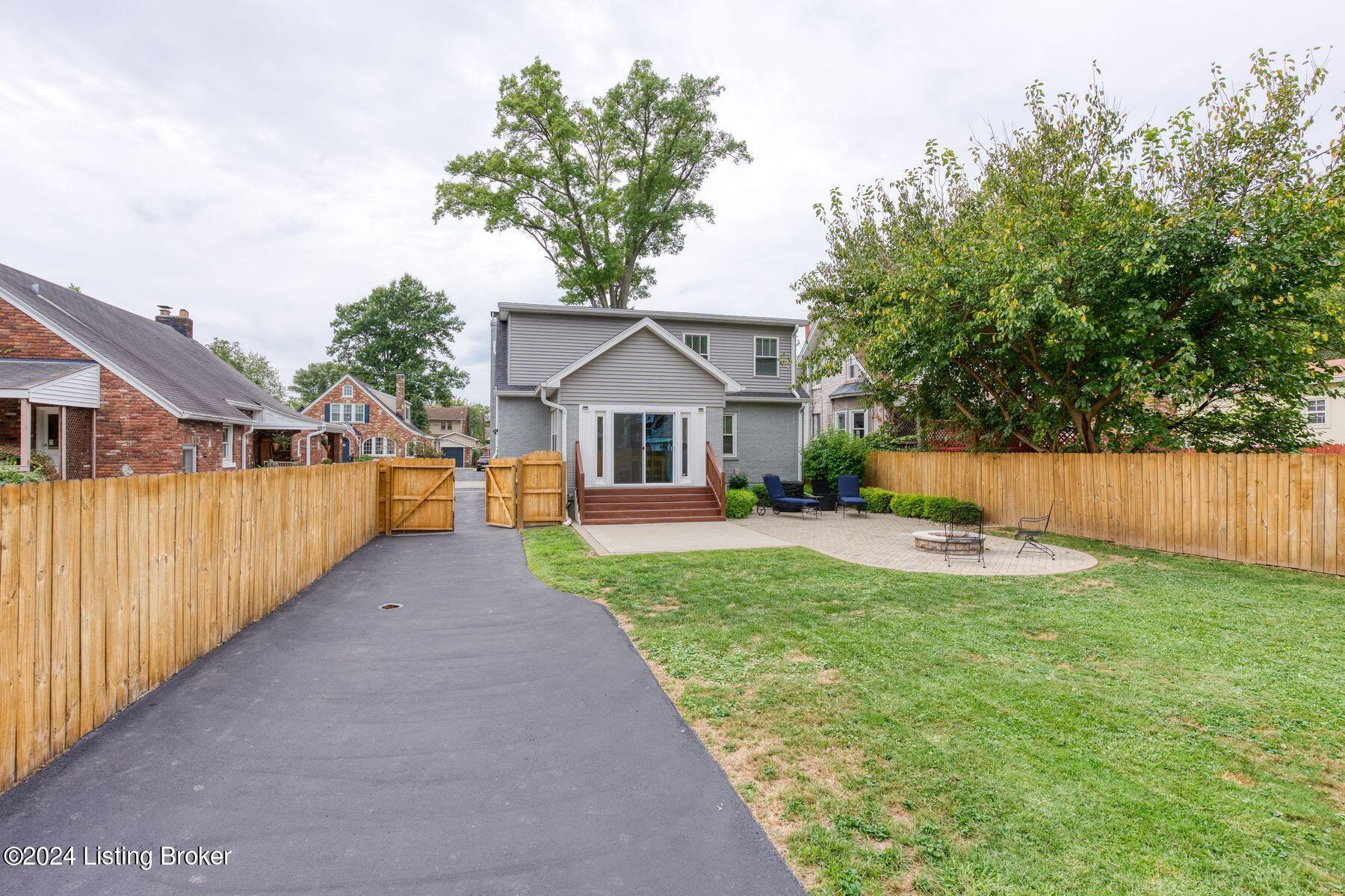 411 Iola Rd