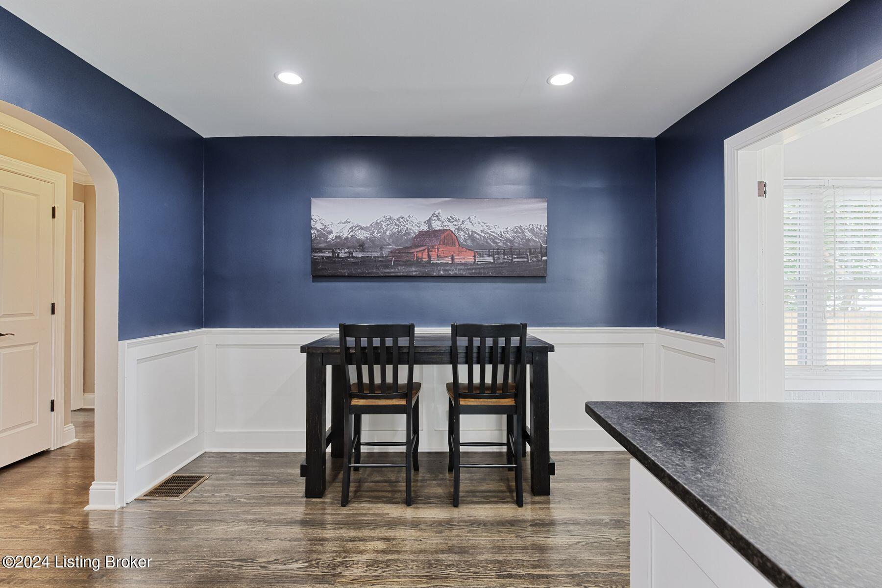 411 Iola Rd