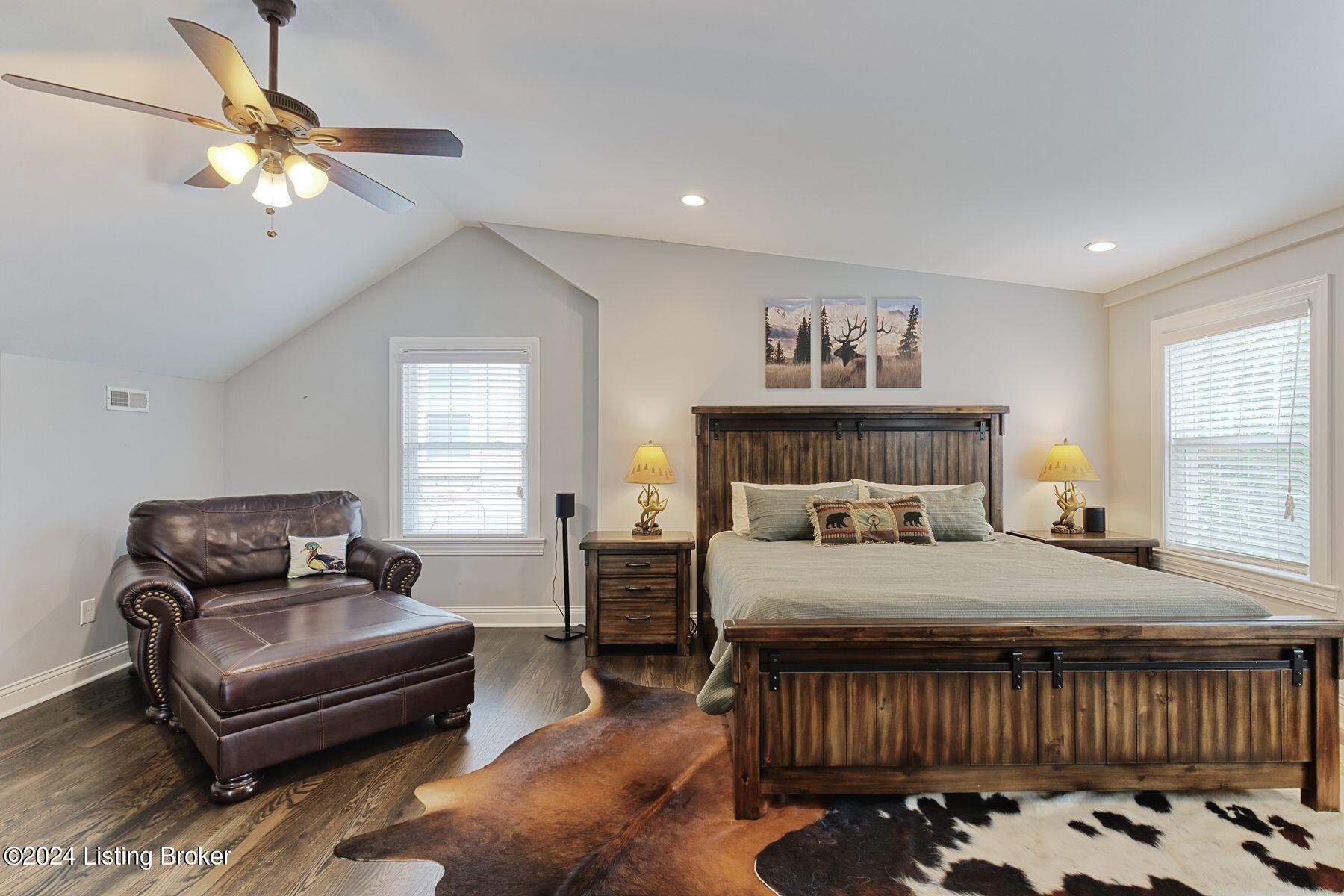 411 Iola Rd