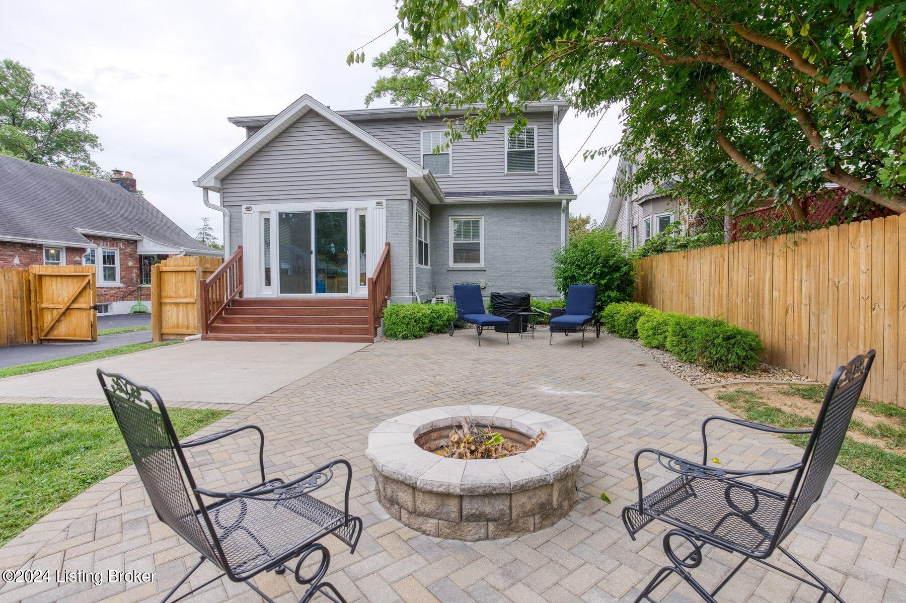411 Iola Rd