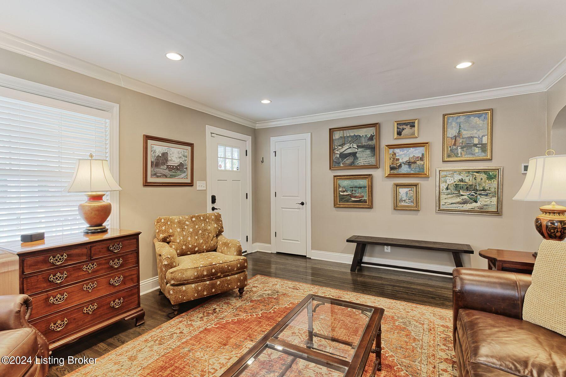 411 Iola Rd