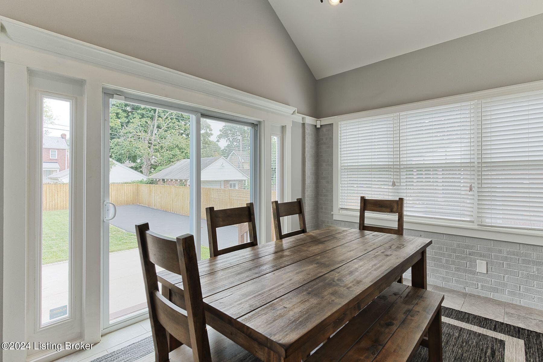 411 Iola Rd