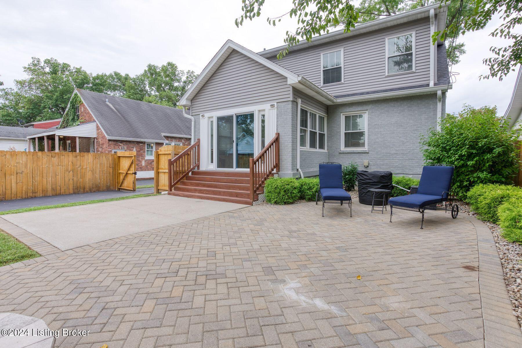 411 Iola Rd