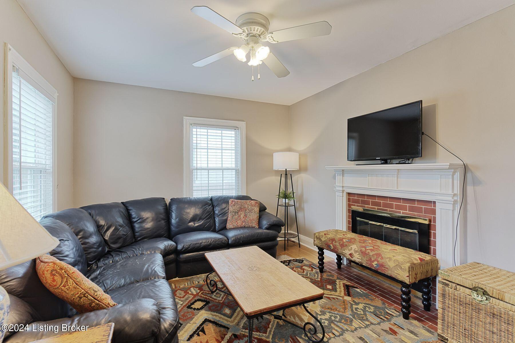 1803 Douglass Blvd