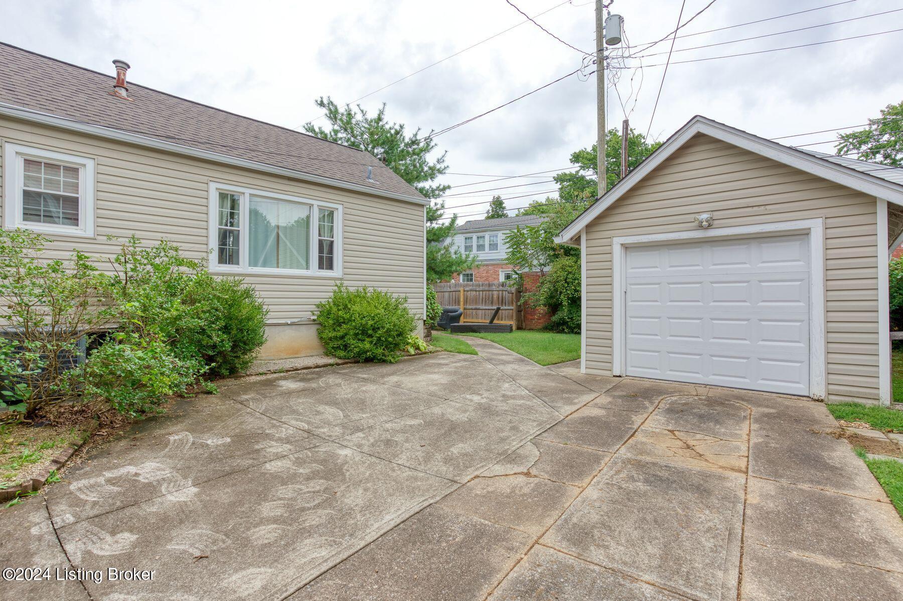1803 Douglass Blvd