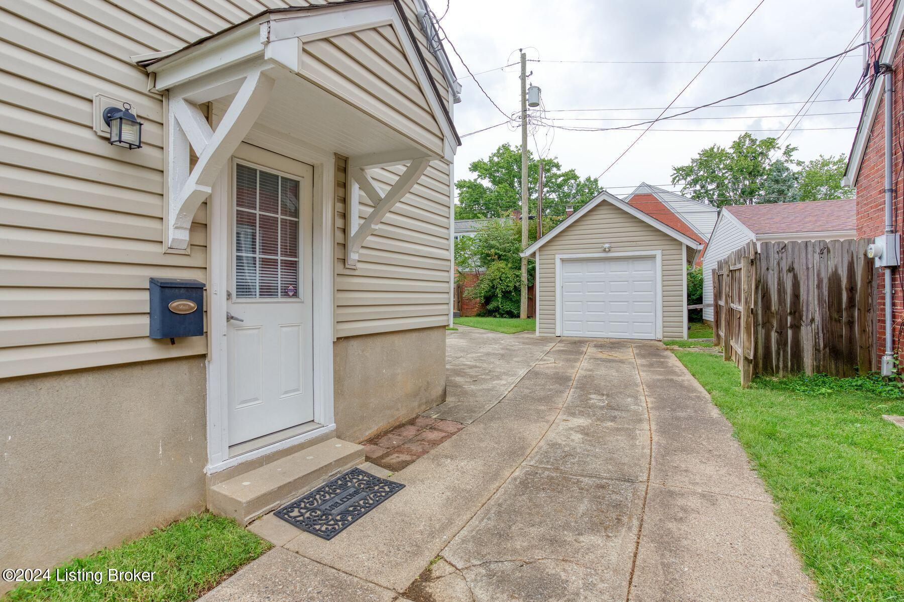1803 Douglass Blvd
