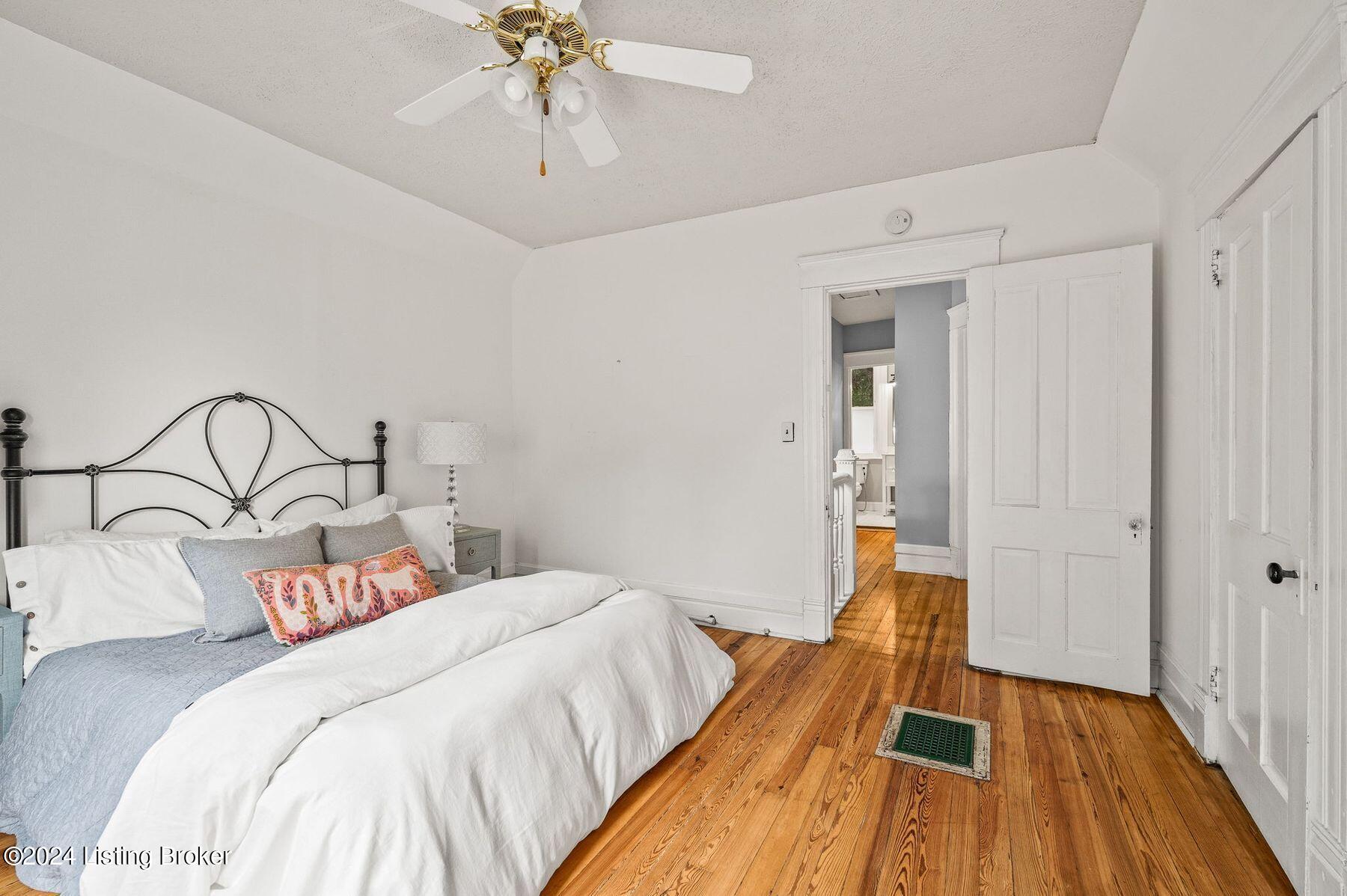 1302 Hepburn Ave