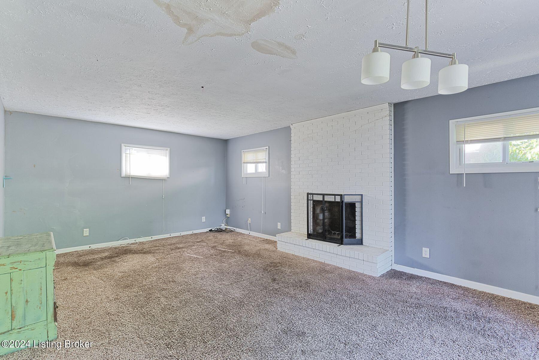 4803 Bluebird Ave