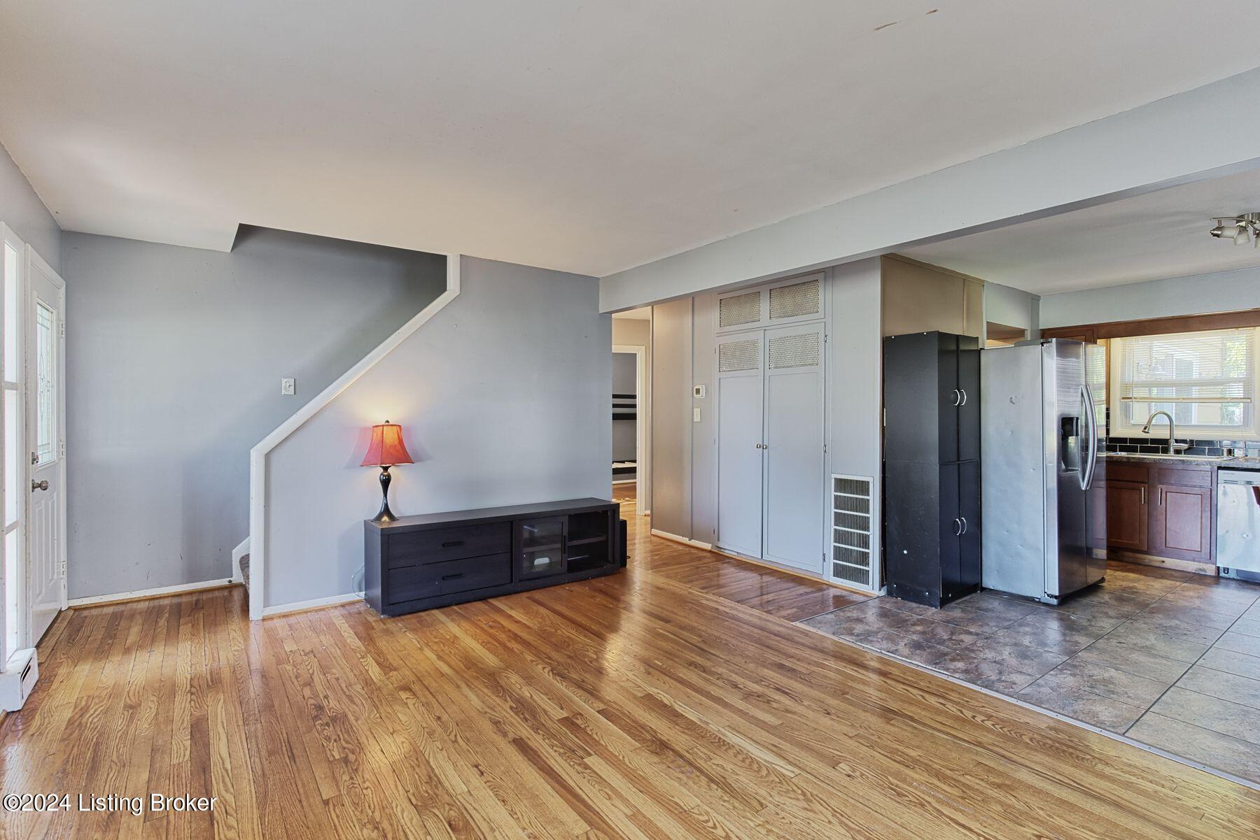 4803 Bluebird Ave