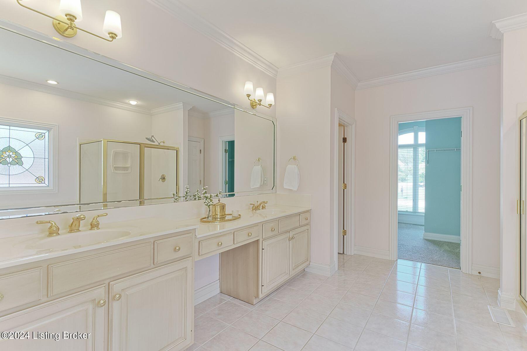 12811 Deercross Dr