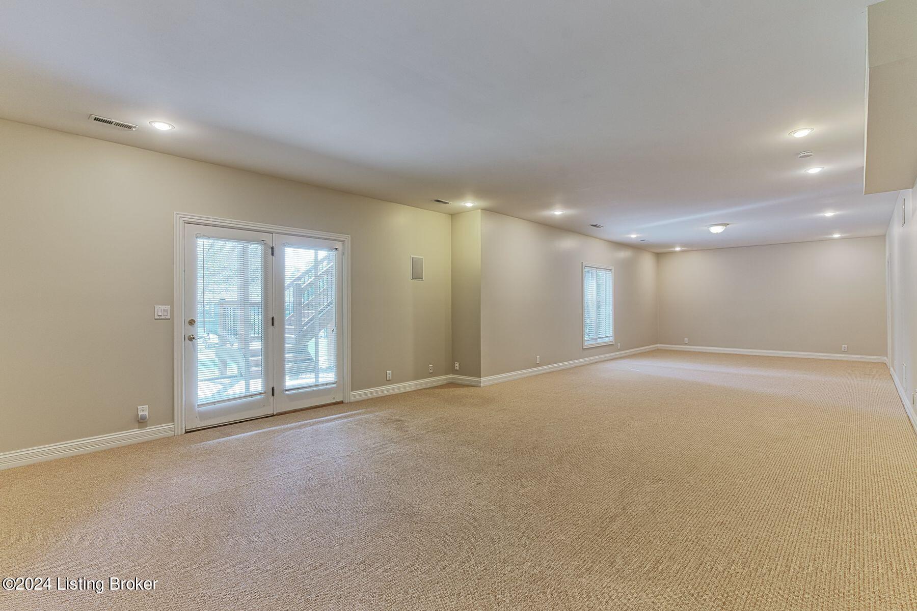 12811 Deercross Dr