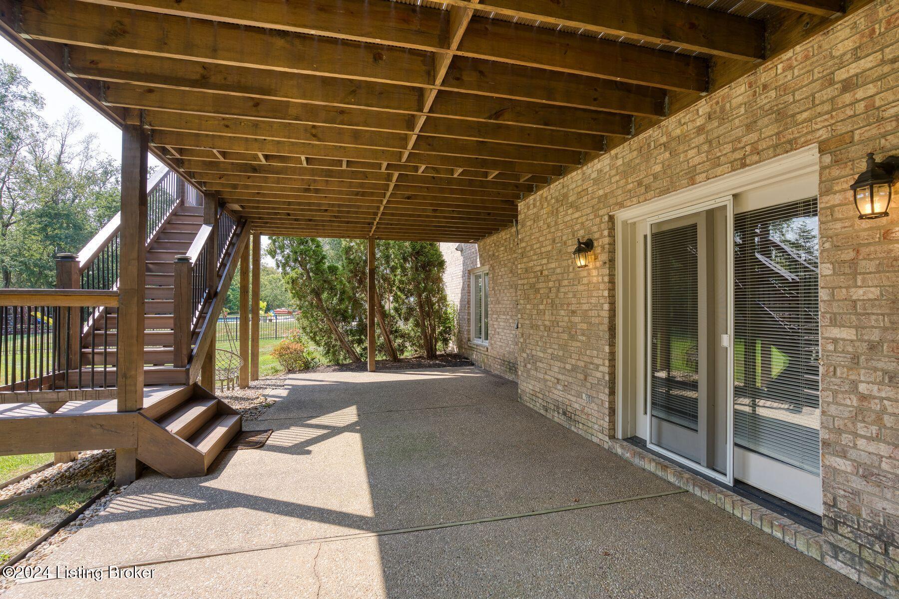 12811 Deercross Dr