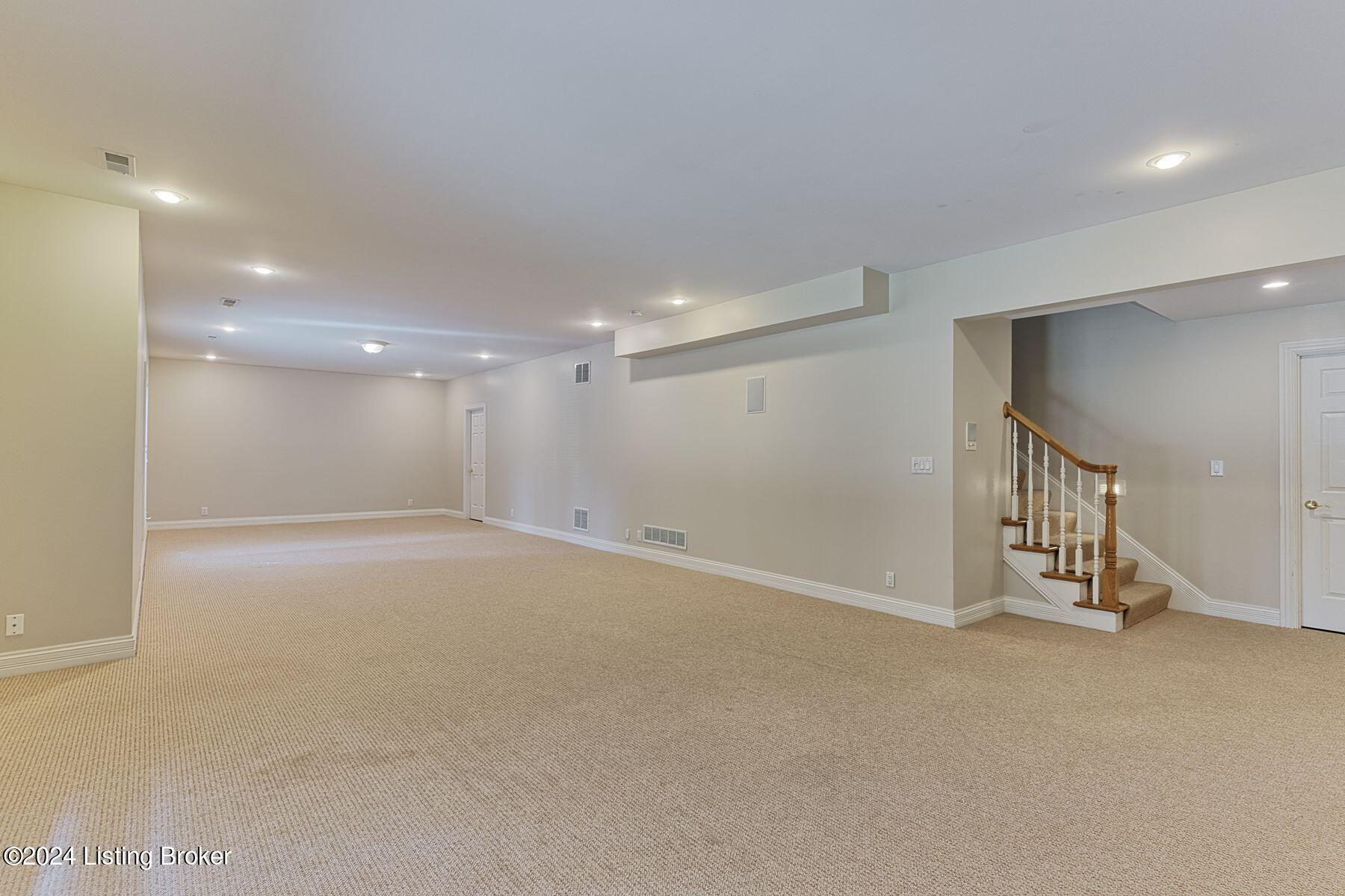 12811 Deercross Dr