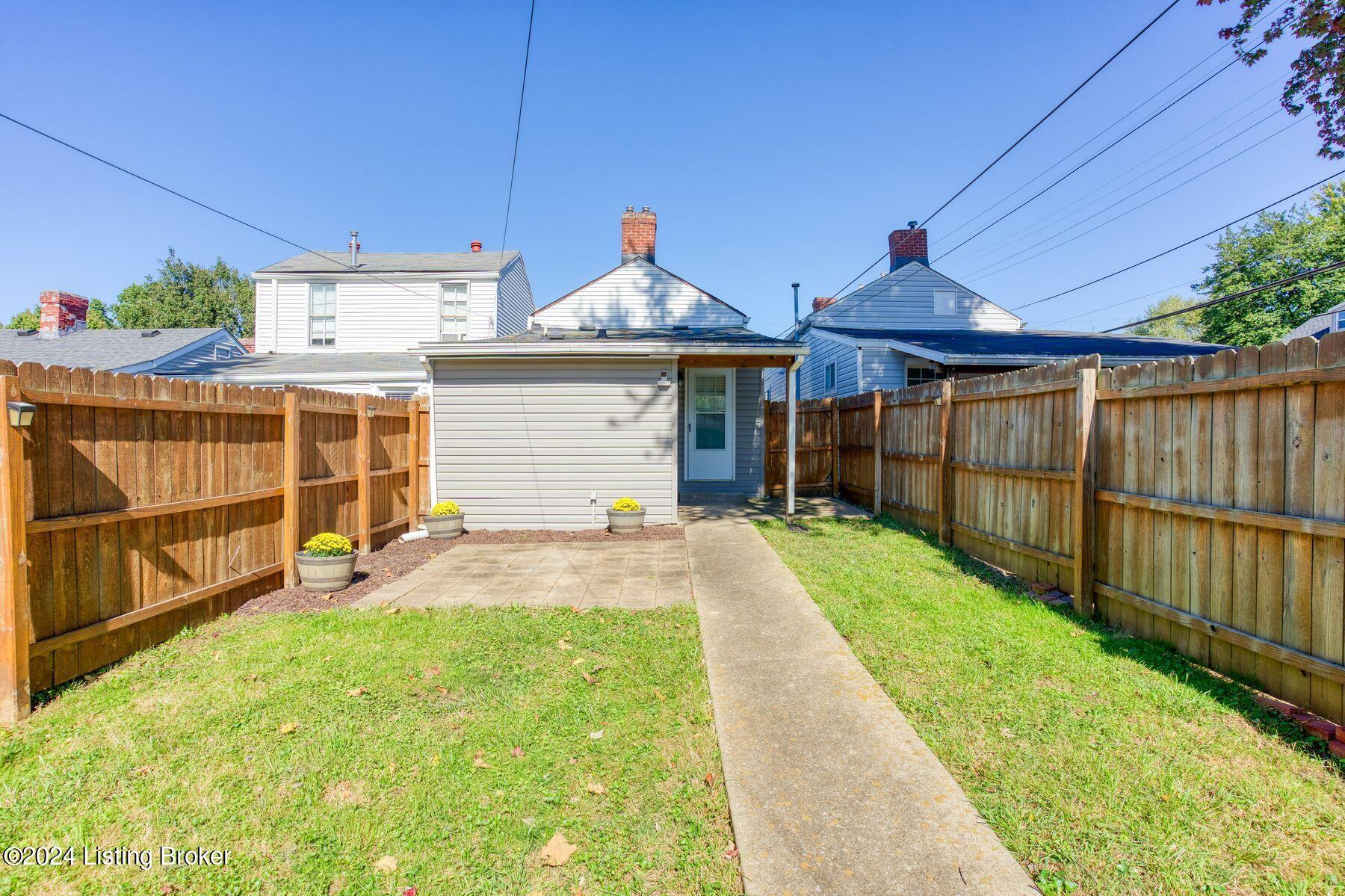 1048 Samuel St