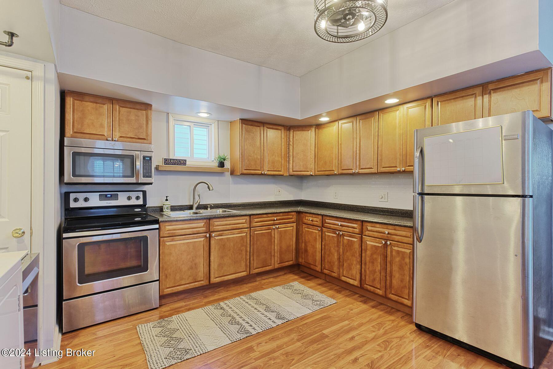 1048 Samuel St