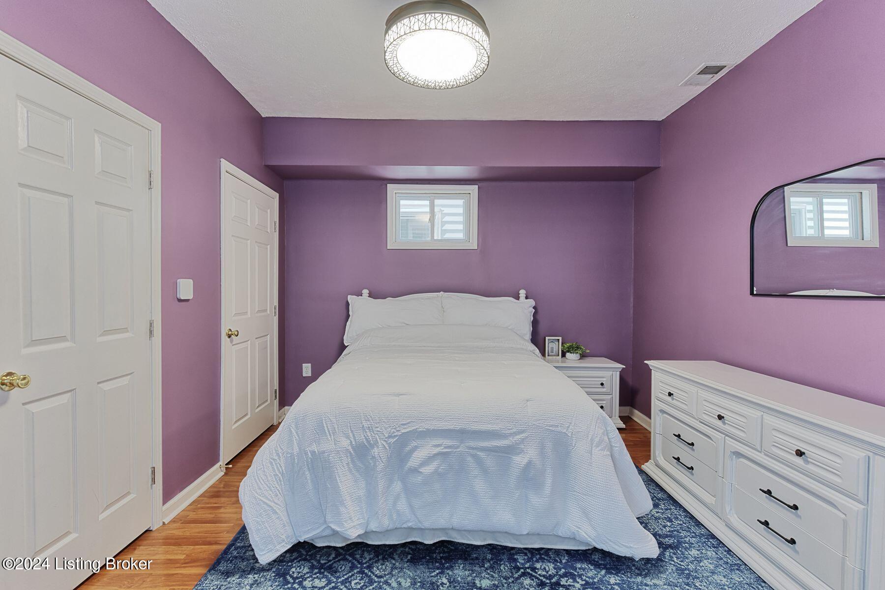 1048 Samuel St